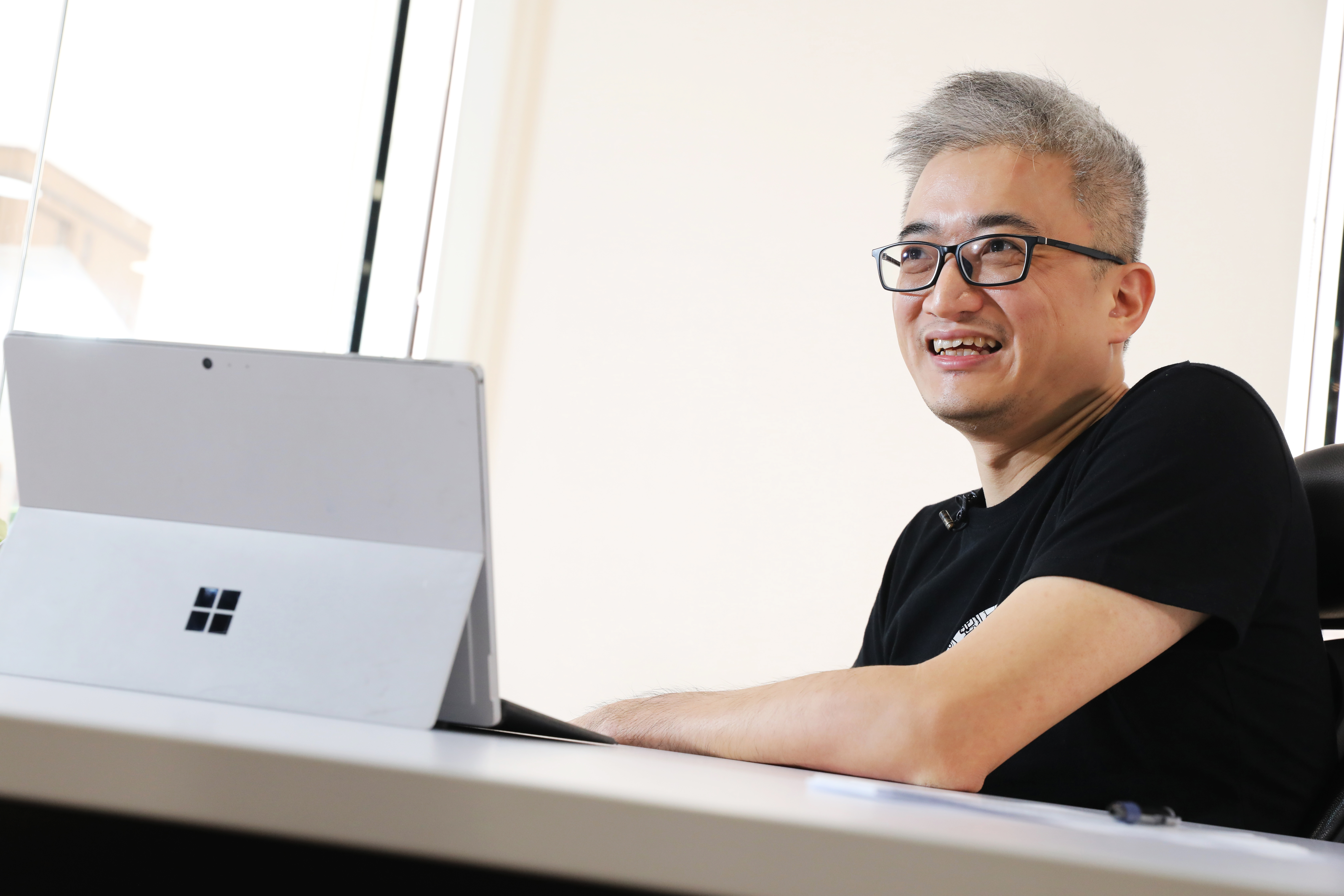 杜奕瑾創辦的台灣人工智慧實驗室中，開會講求效率與準時。