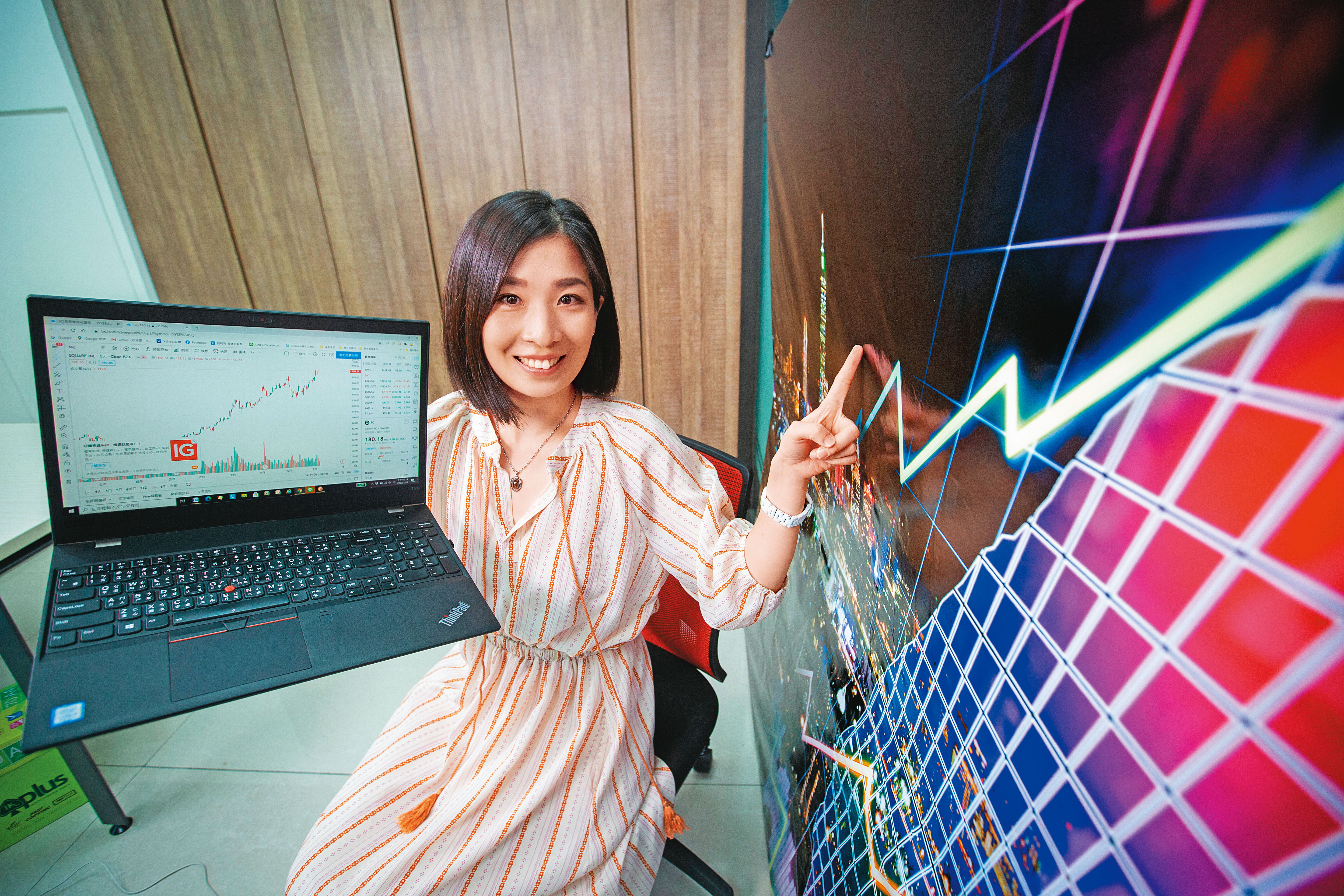 Jenny靠著美股趨勢不易改變的特性，在市場中賺取豐厚獲利。