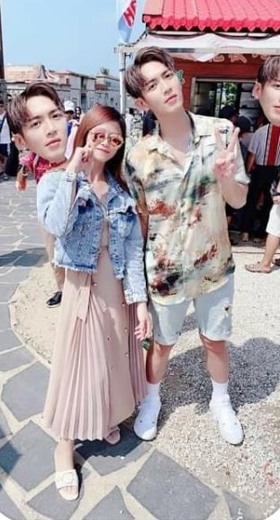 網友惡搞照片,創意十足超級爆笑。(翻攝自爆廢公社二館)