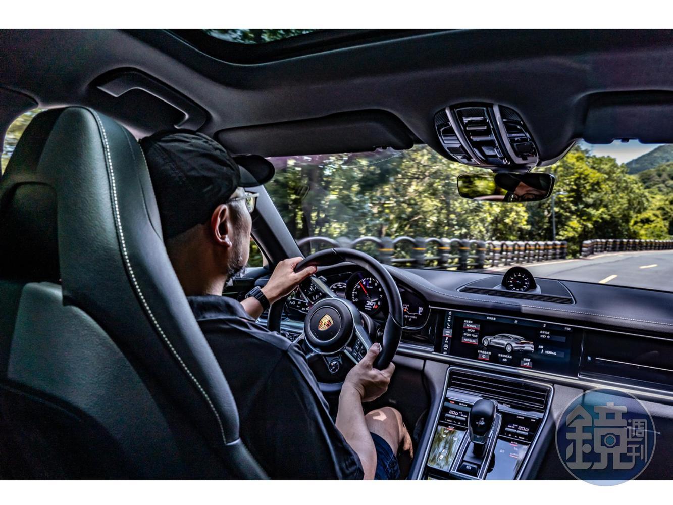 雖是身長超過五米的長身四門GT房跑，但上了山路時，Panamera 10 Years Edition的靈活度卻超乎我的想像！