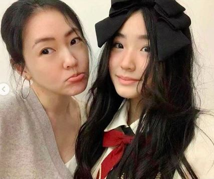 小S幫二女兒慶生。(翻攝自Lily IG)