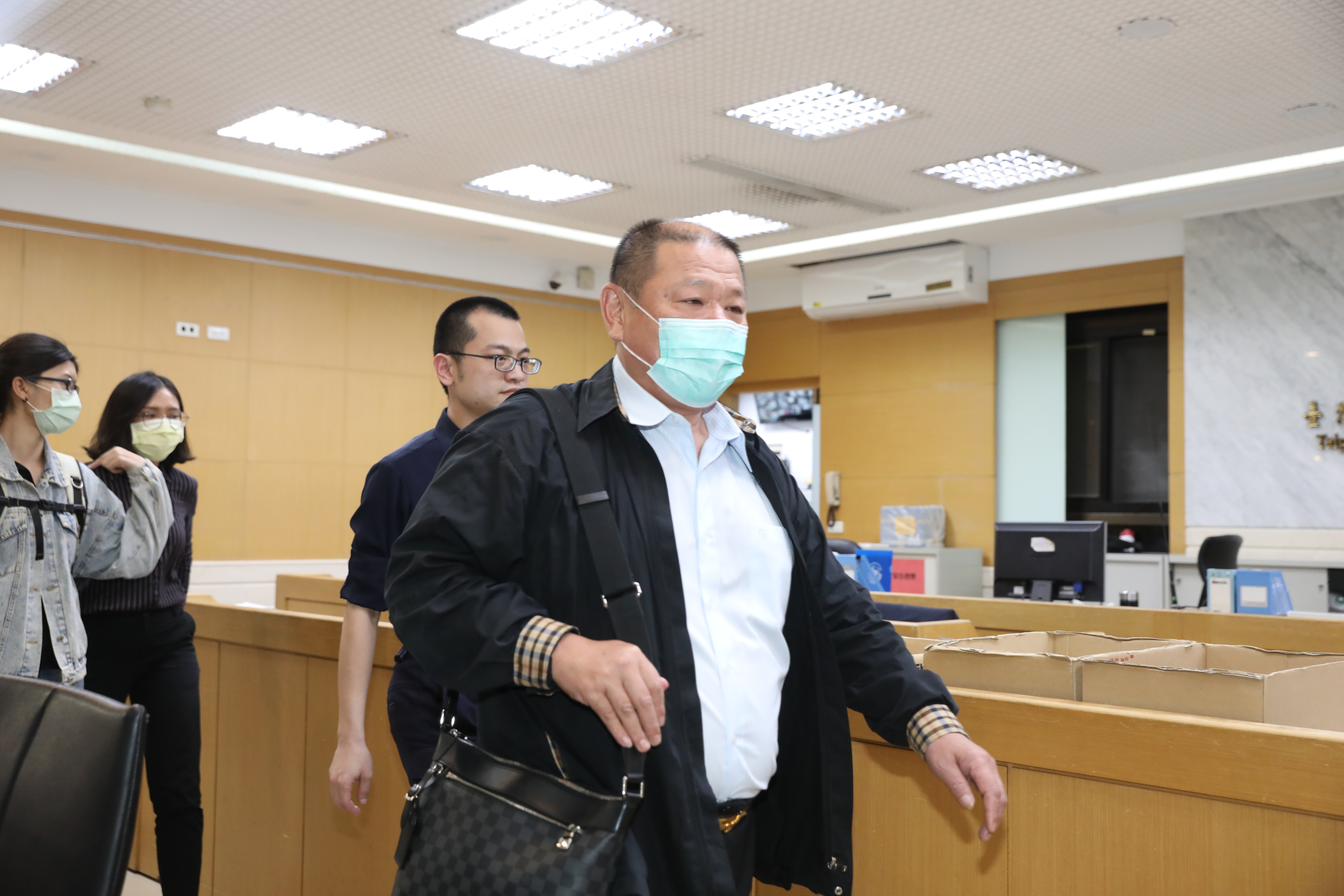 圓山國際開發公司總裁楊志強訊後被以100萬元交保。