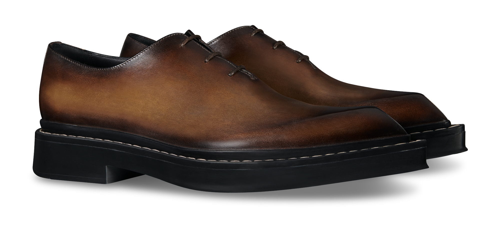 Berluti Hoxton棕色皮鞋 TW$ 60,000。(Berluti提供)