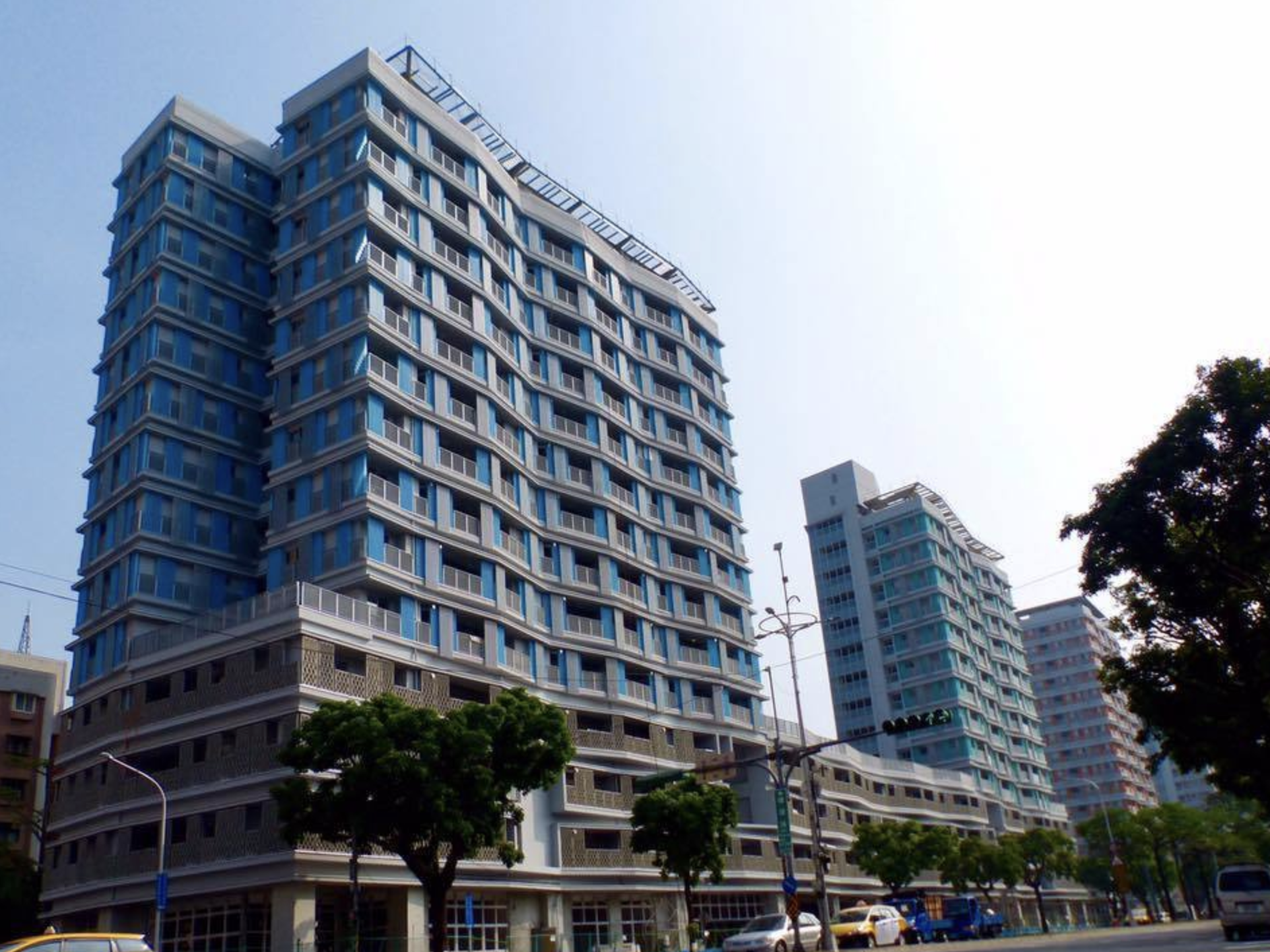 北市公宅被爆出收入超標就要強制搬離,或是取消85折優惠,讓民眾批政府是惡房東。圖為健康公共住宅。(翻攝自台北市社會住宅招租網)