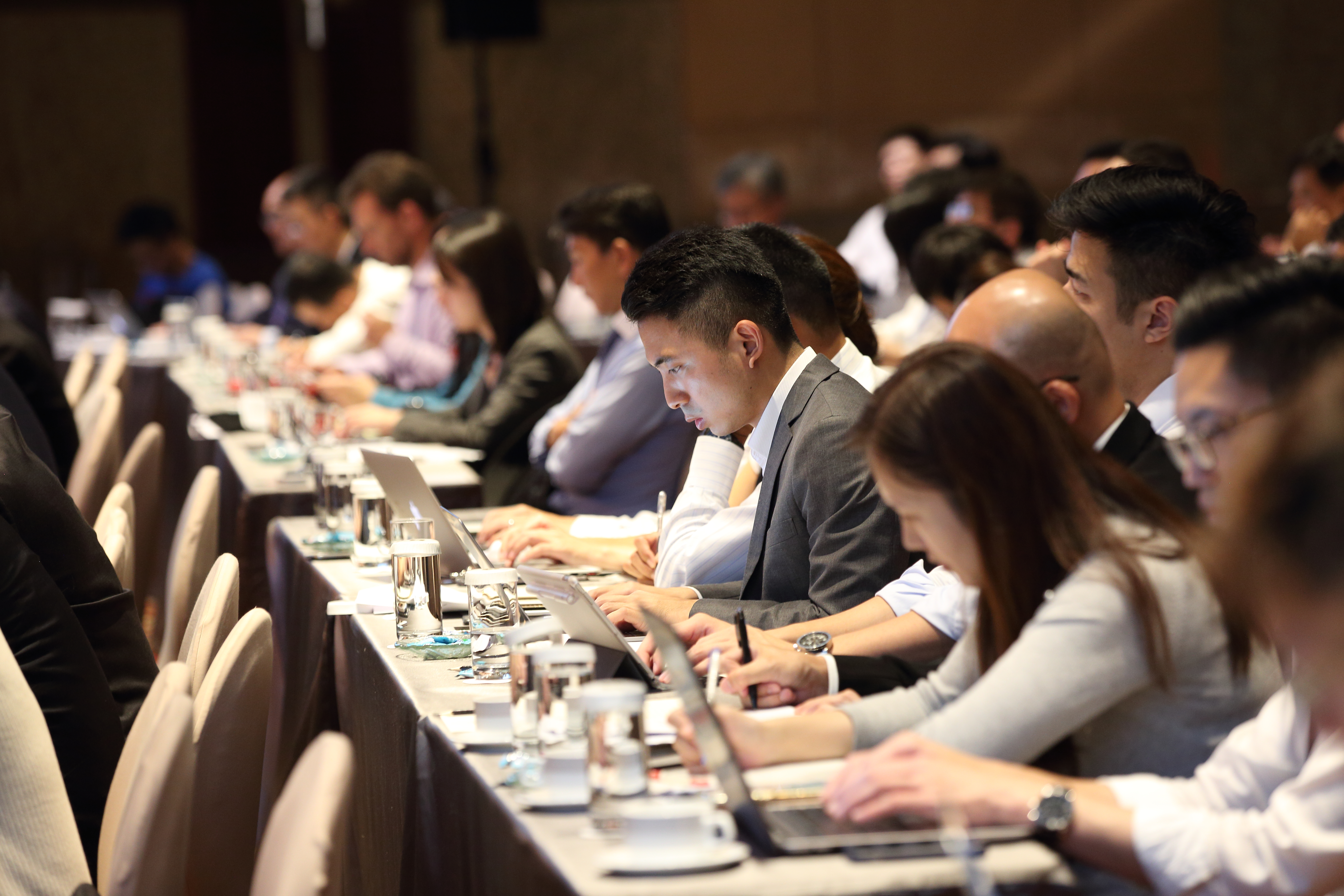 從法人作帳角度來看，一定會優先鎖定市場需求處在上升循環的產業個股。