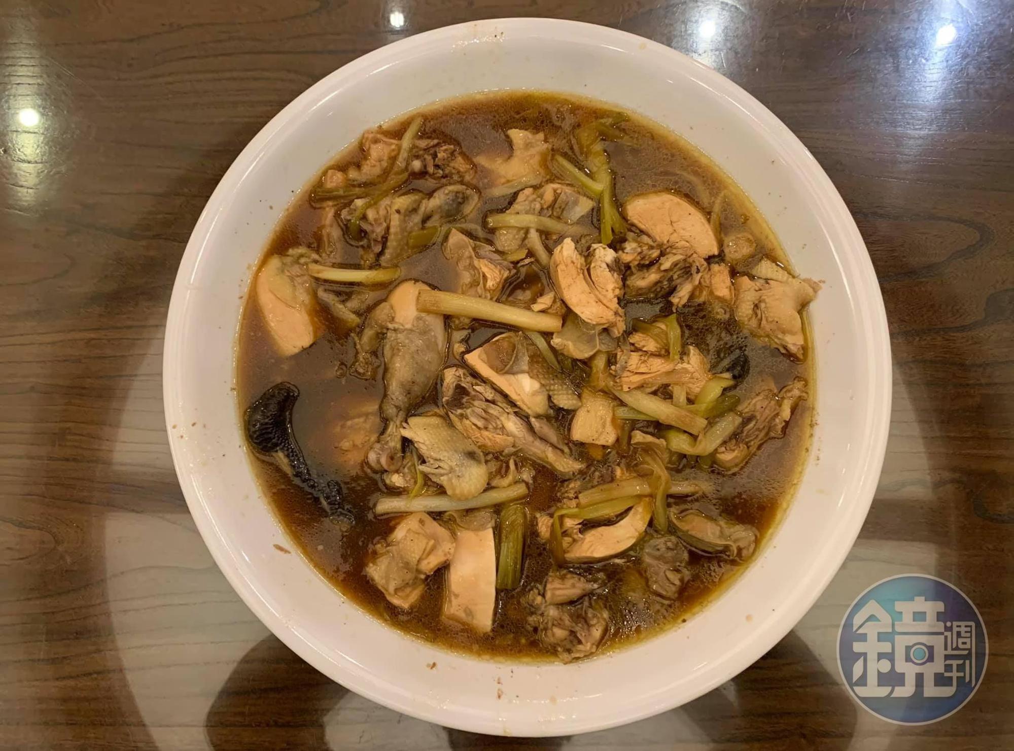 滋味酸鮮的「醋醃雞」,是道地的廣西菜,也是勾起白先勇老師思父情懷的家鄉菜。