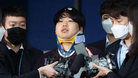 趙主賓被警方公開示眾時,竟對媒體稱「這一切無法停下的惡魔生活,現在感謝大家終於讓我停止。」(翻攝自naver)