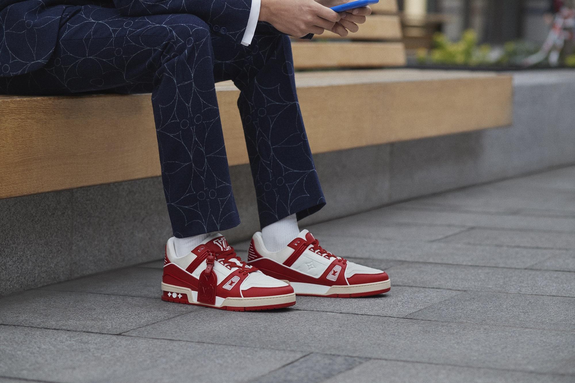 路易威登與(RED)組織合作，只要售出一雙Louis Vuitton I 運動鞋即捐款200美元。（路易威登提供）
