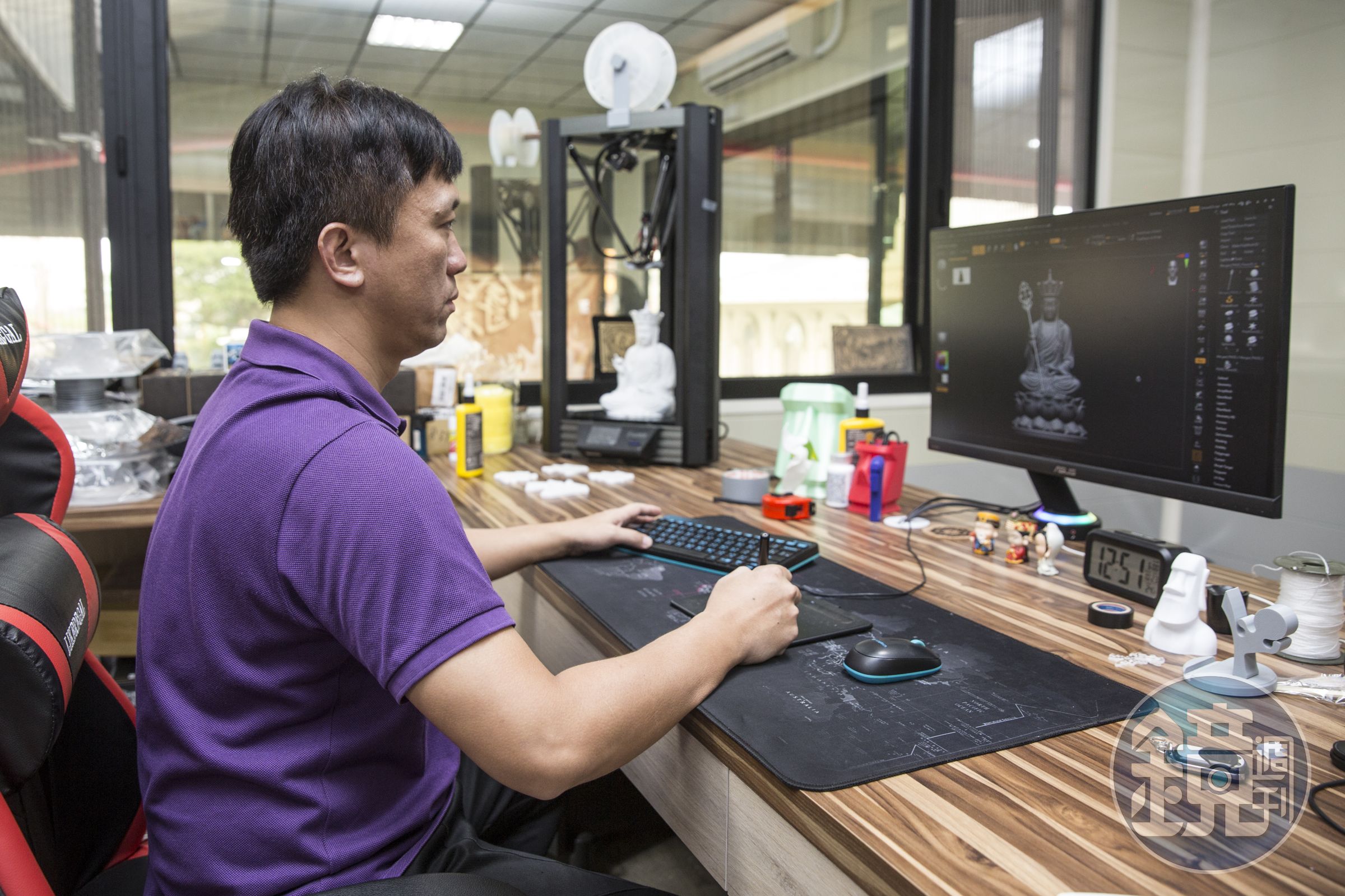 林建誌進入家族企業工作後，開始導入3D列印，傳承與修復阿公的製模技術。