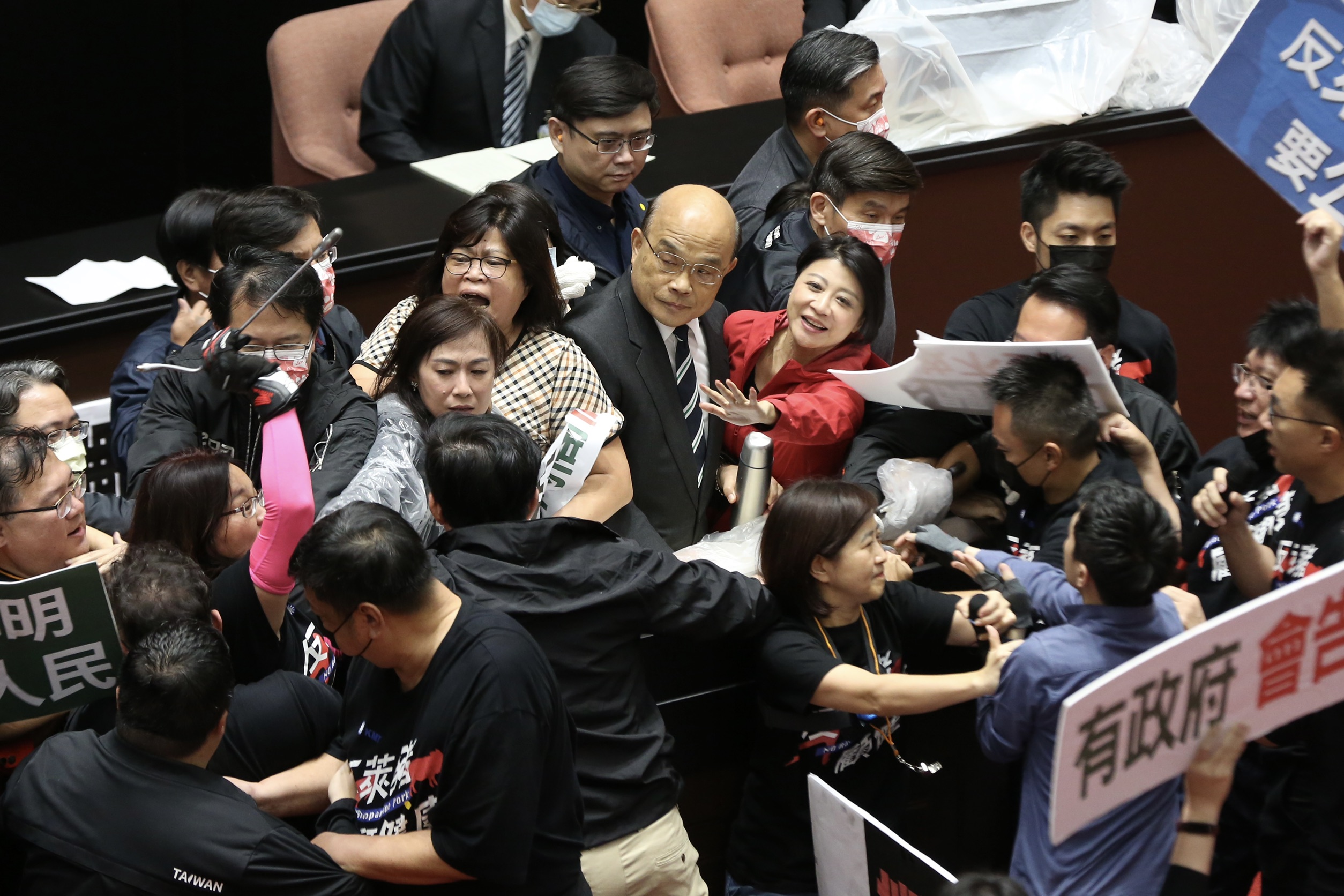 綠委層層保護蘇貞昌上台報告。
