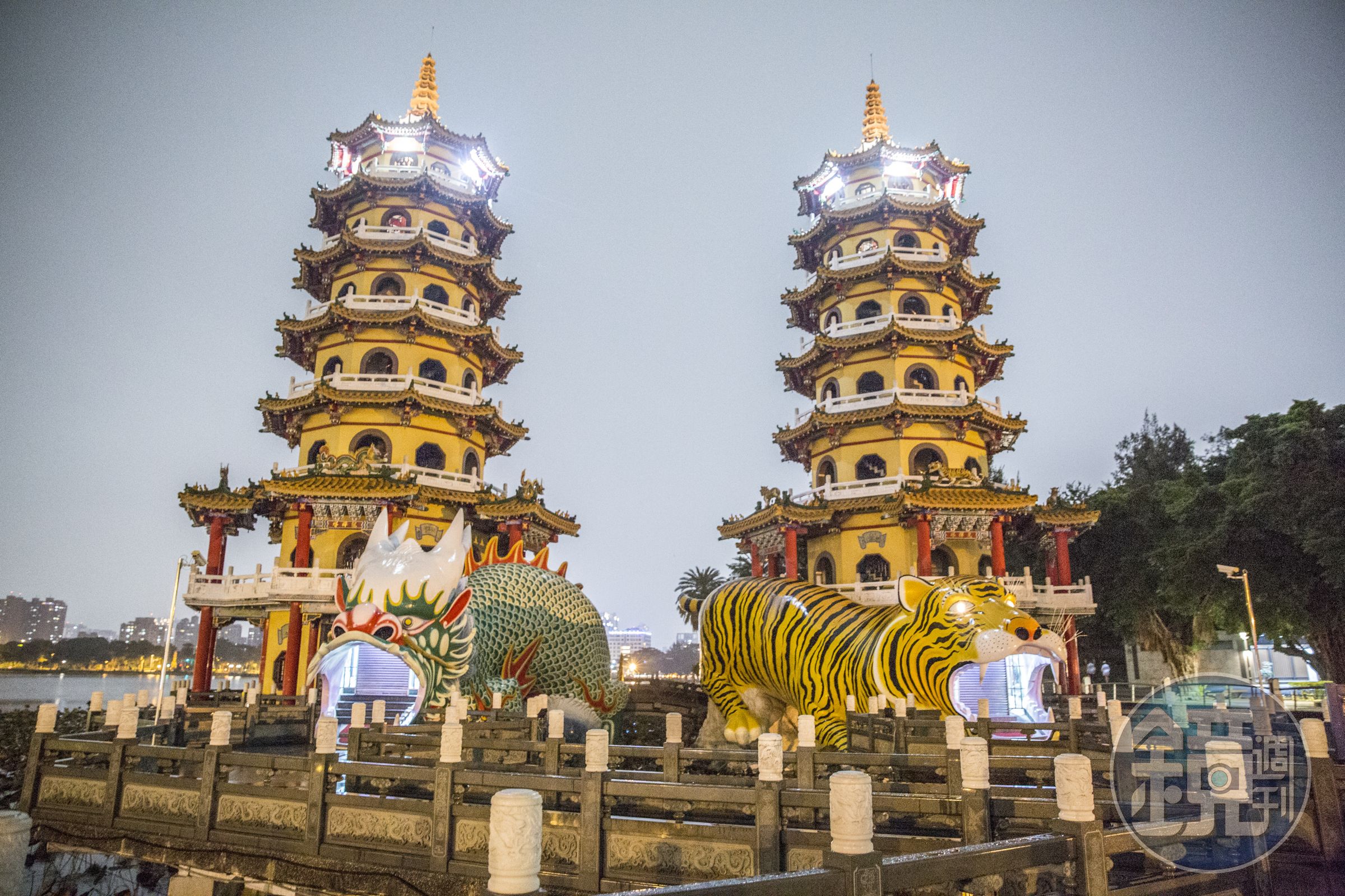 早年，林復準和2位哥哥一起蓋廟，高雄左營的著名景點蓮池潭龍虎塔，其中的龍、虎水泥體即出自林復準兄弟檔。