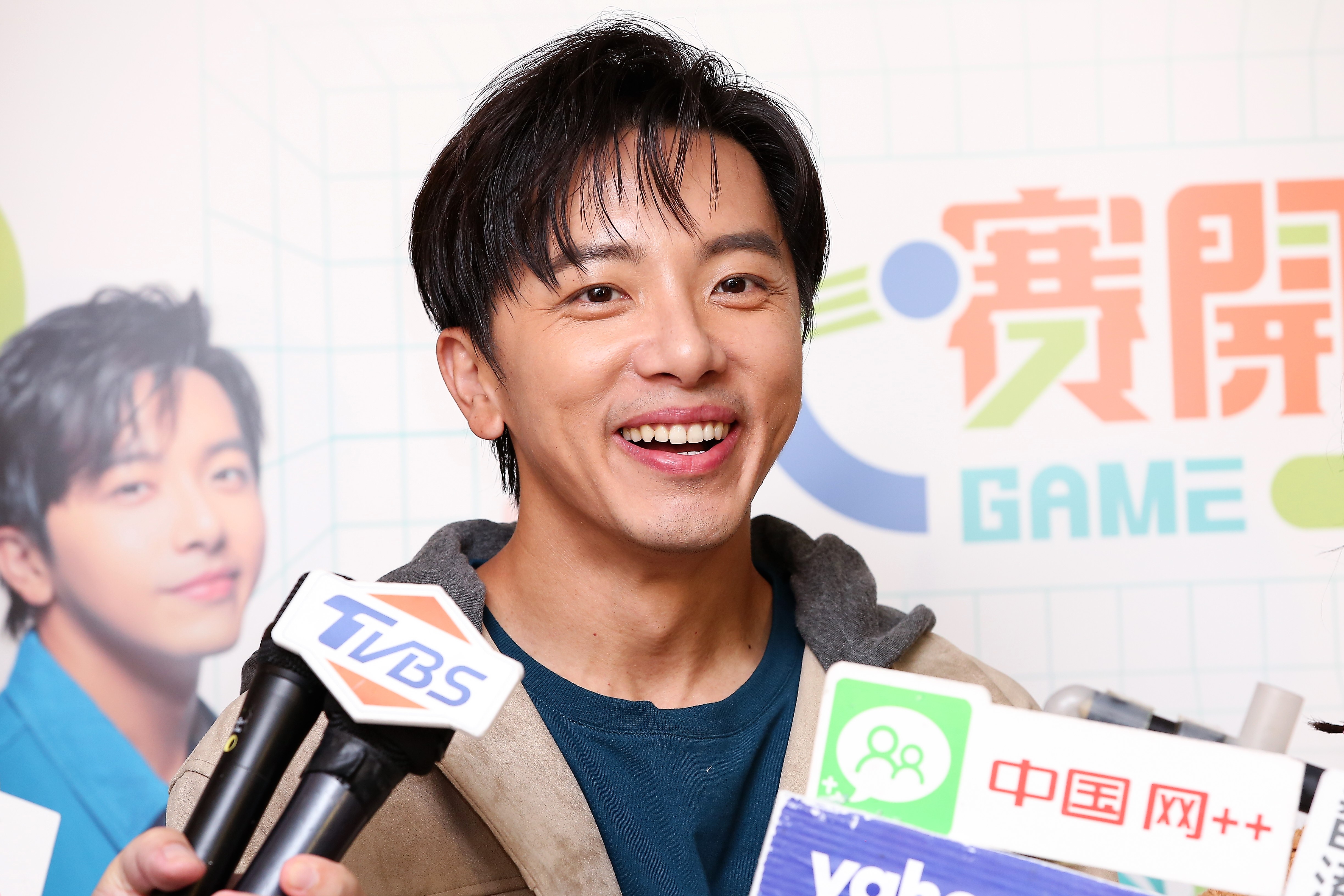 坤達透露日前好友小鬼入夢,還跟他握手說話,可惜對方說話內容醒來就忘記了。