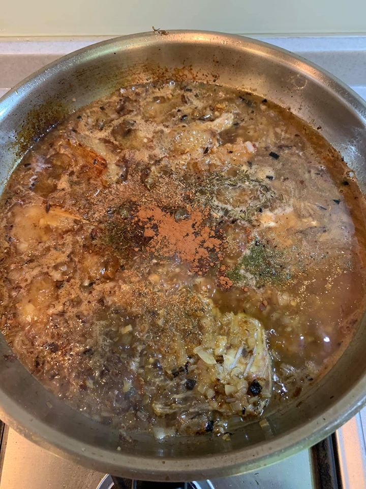 放入香料調味。