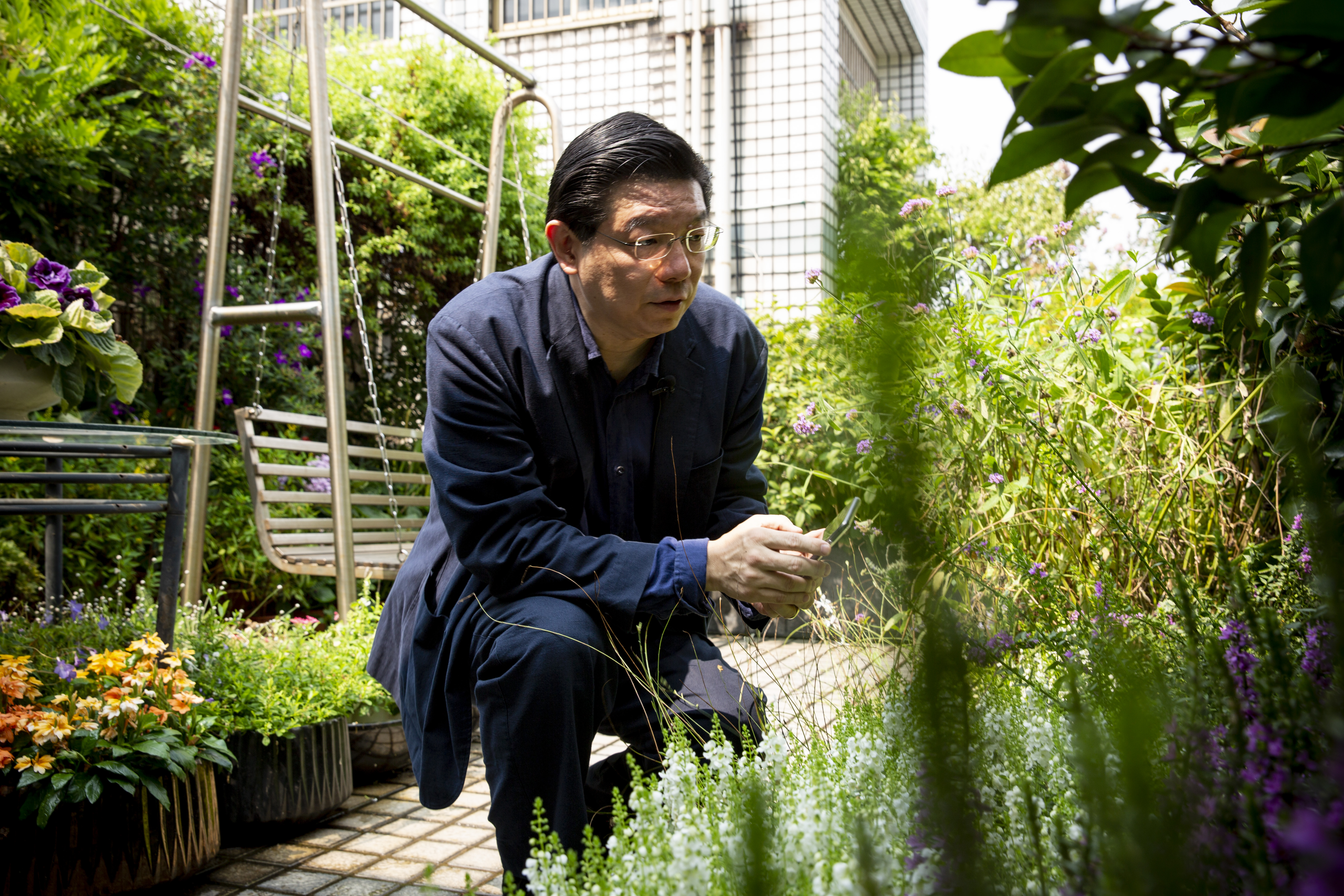 《鏡週刊》社長裴偉經常在家中下廚，菜色遍及中西，現在也公開他的廚房筆記。（攝影：王漢順）