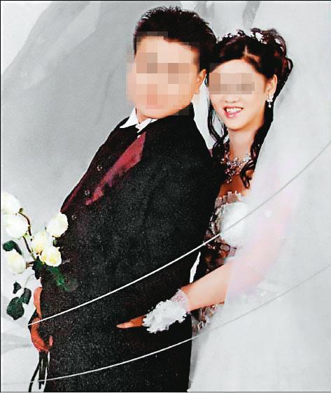 原本在酒店上班的林女(右)奉子成婚,嫁給劉姓前羽球國手(左)。(翻攝畫面)