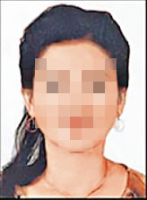 林女把母親推下樓梯摔死，事後領到500萬元保險金。（翻攝畫面）