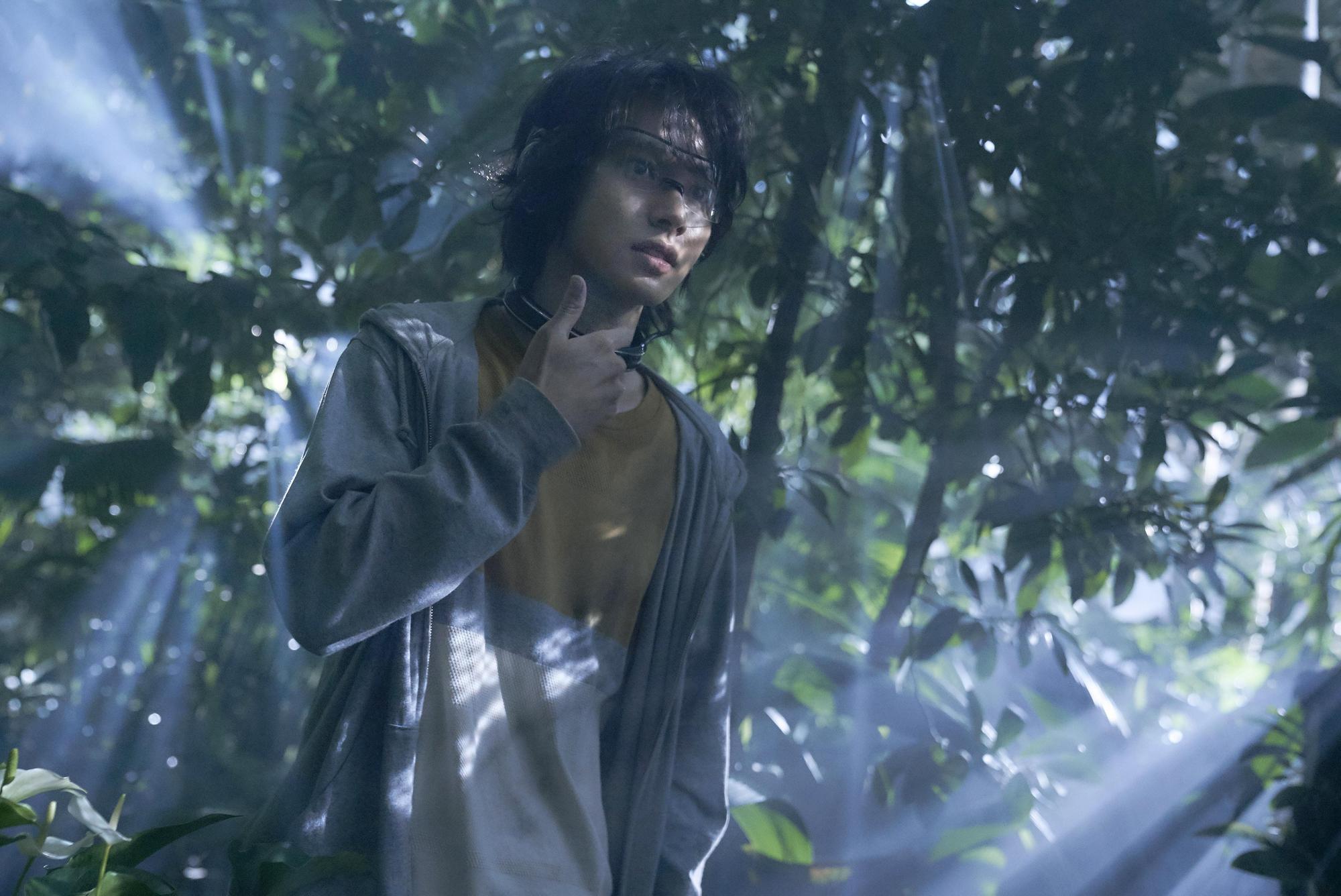 山崎賢人與好友在植物園裡闖關的場景,讓他印象深刻,連土屋太鳳也說被感動到流眼淚。(Netflix提供)