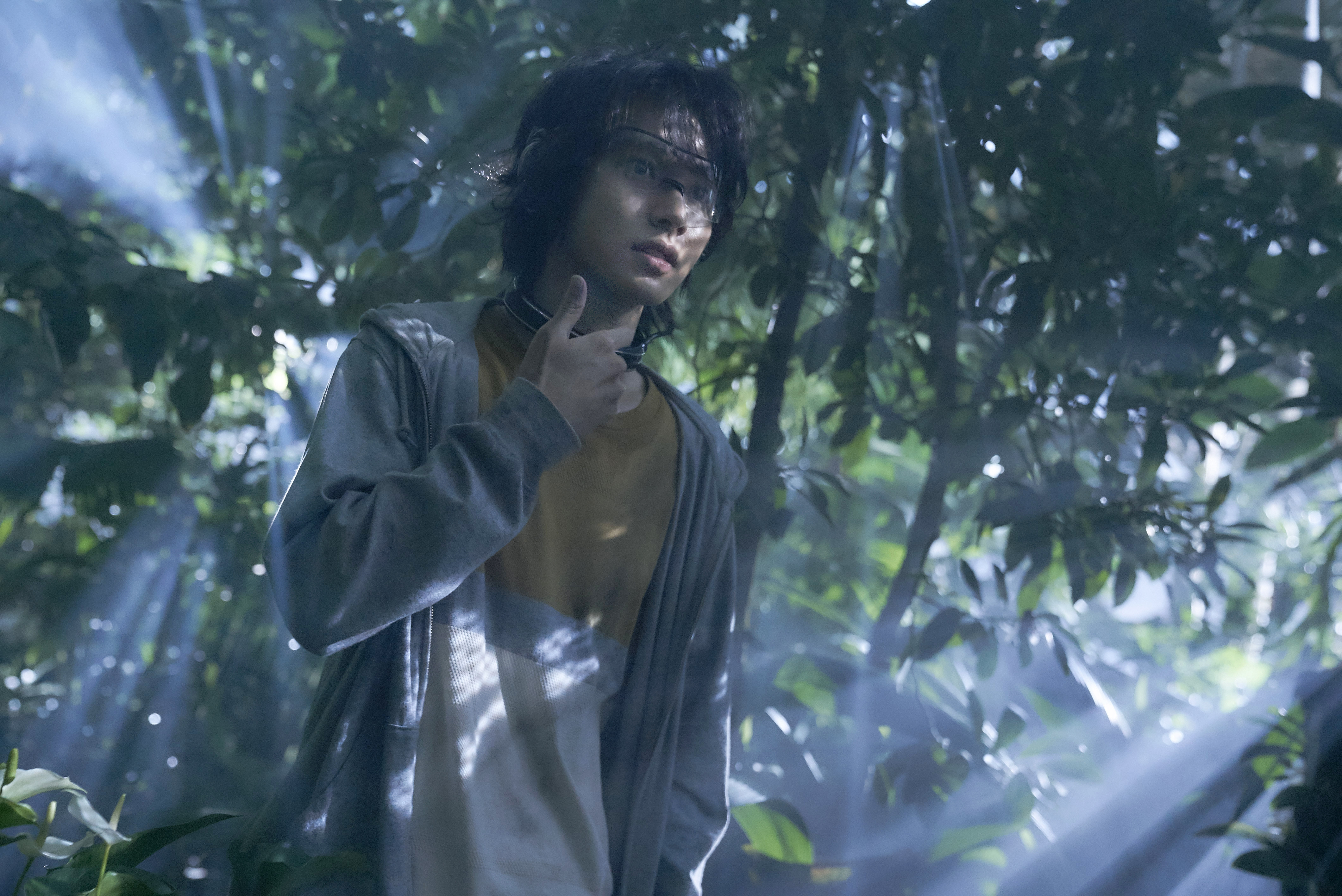 山崎賢人與好友在植物園裡闖關的場景，讓他印象深刻，連土屋太鳳也說被感動到流眼淚。（Netflix提供）