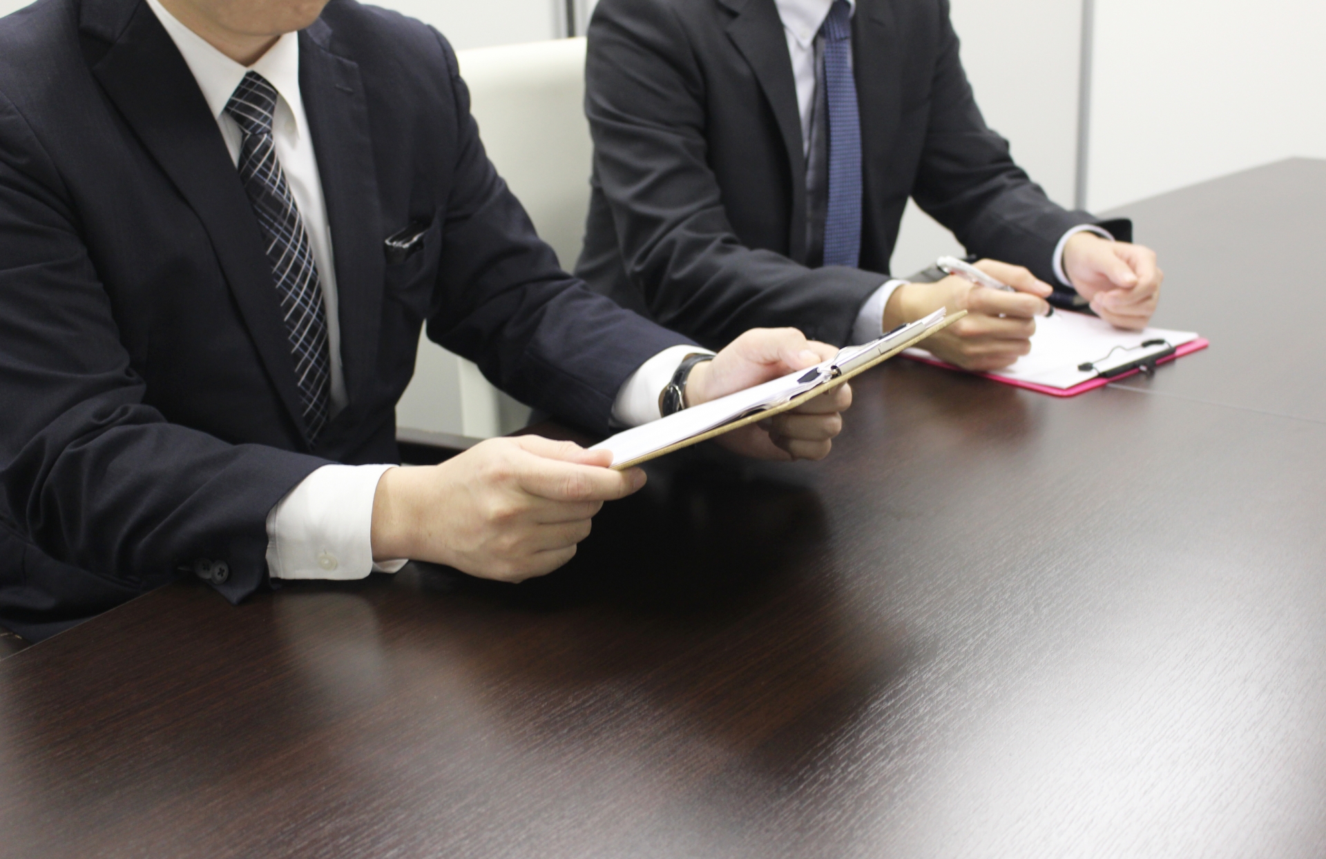 原PO笑筆試題目要求應試者寫出「26個英文字母」，反被鄉民恥笑井底之蛙。（示意圖，photo-ac）