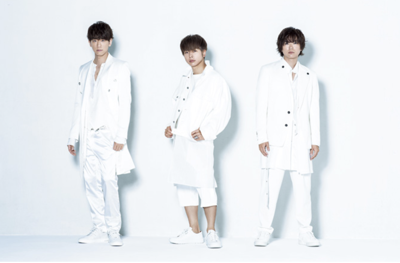 傑尼斯偶像「NEWS」成員小山慶一郎（左1）加藤成亮（右一）確診武漢肺炎。（翻攝傑尼斯官網）