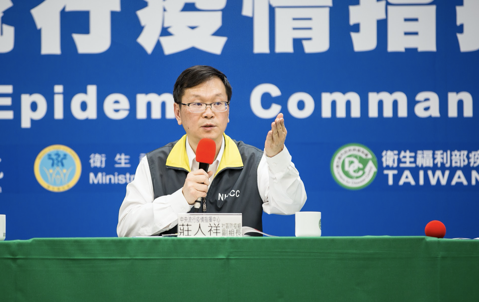 指揮中心發言人莊人祥今(29)日表示,的確有考慮限制印尼籍移工入台。(資料照)