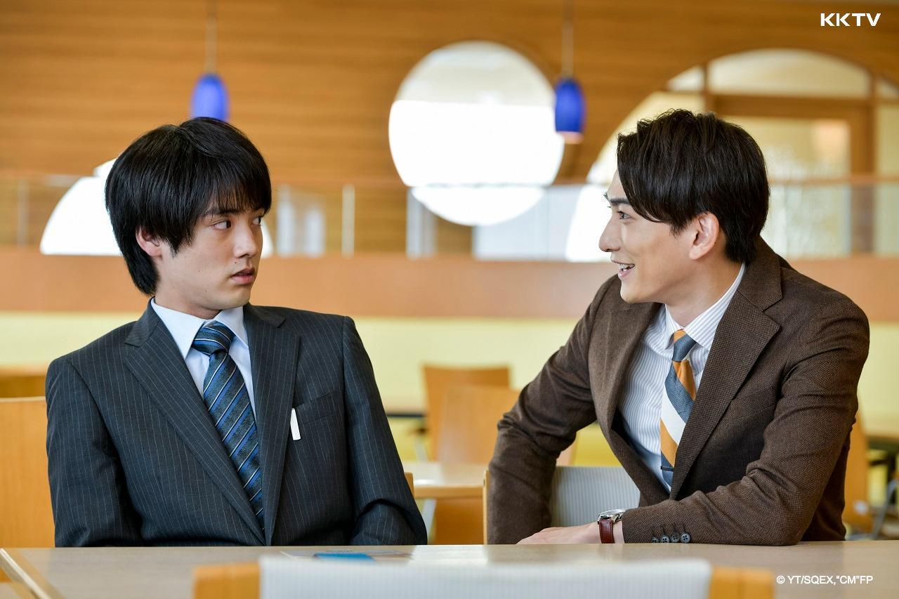 赤楚衛二(左)和町田啓太(右)演出BL劇《如果30歲還是處男,似乎就能成為魔法師》人氣暴漲。(KKTV提供)