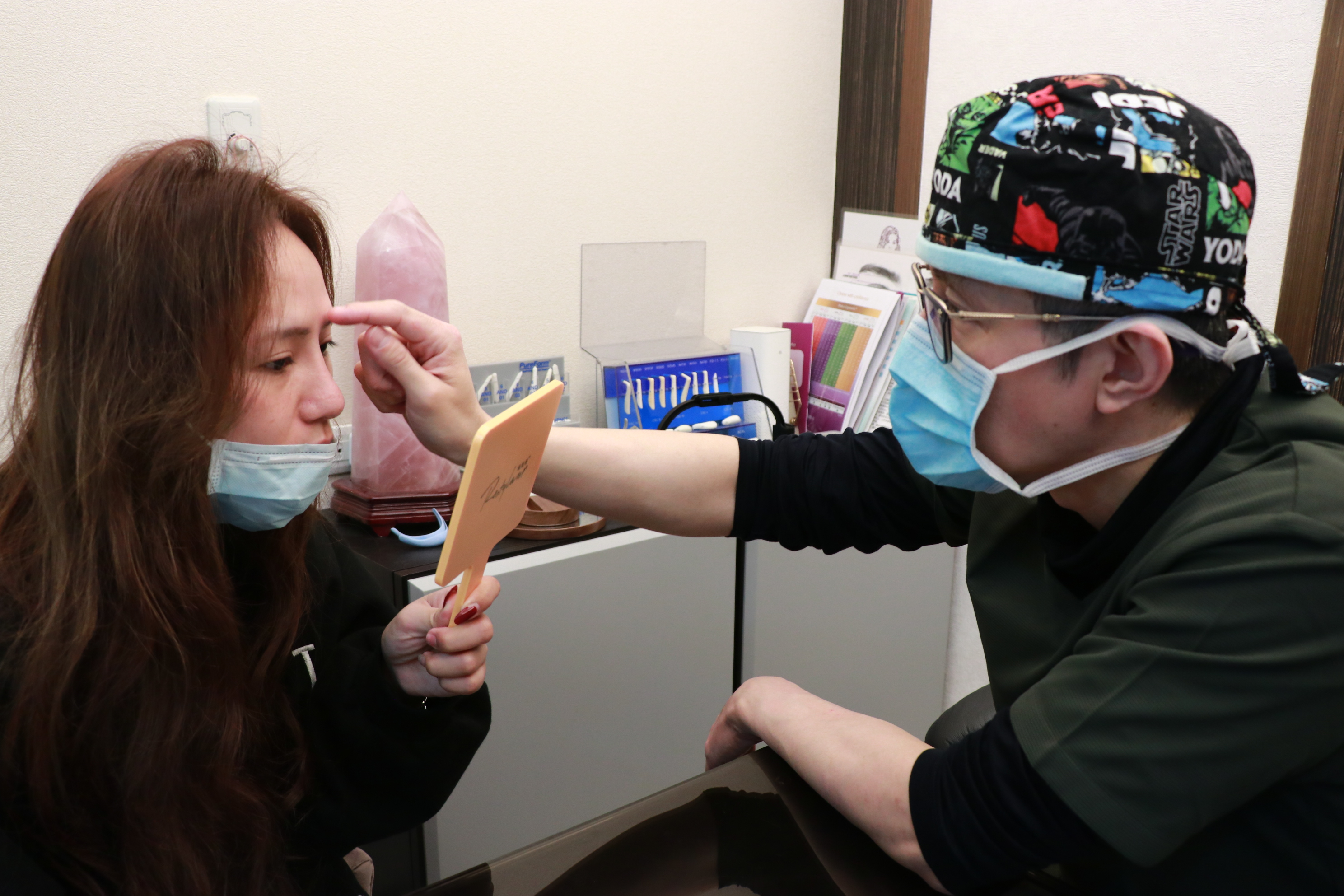 整形名醫邱浚彥呼籲,整形前應先跟醫師溝通,依自己五官調整才能完美。(邱浚彥醫師提供)