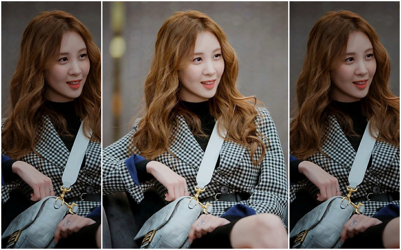 徐玄在韓劇《私生活》中，身上背著FENDI FF LOGO Embossed Baguette。（翻攝自網路）