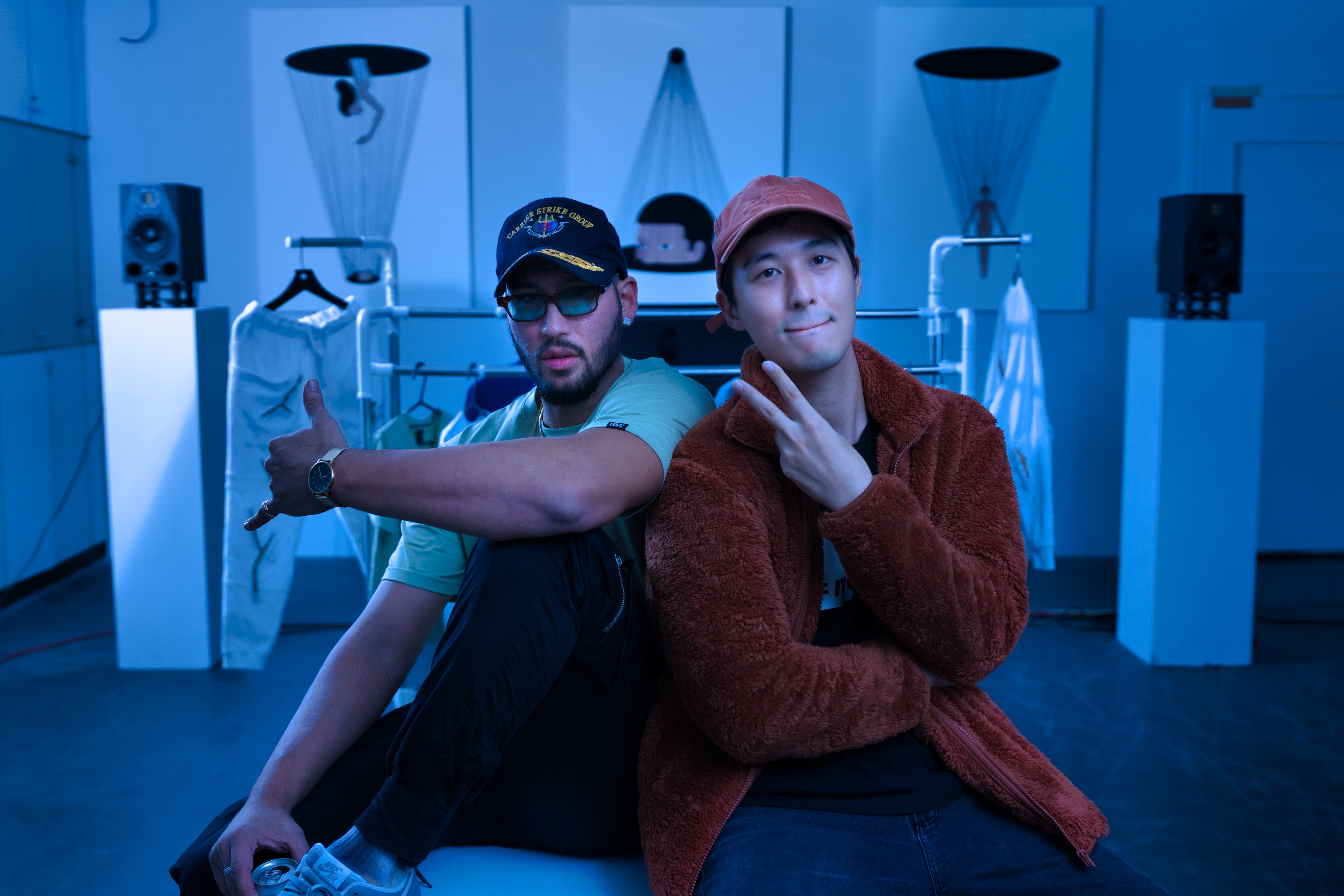 嚴爵除了忙於製作專輯,也在自己潮牌equal ego快閃店中擔任DJ。(鮪魚肚影音提供)