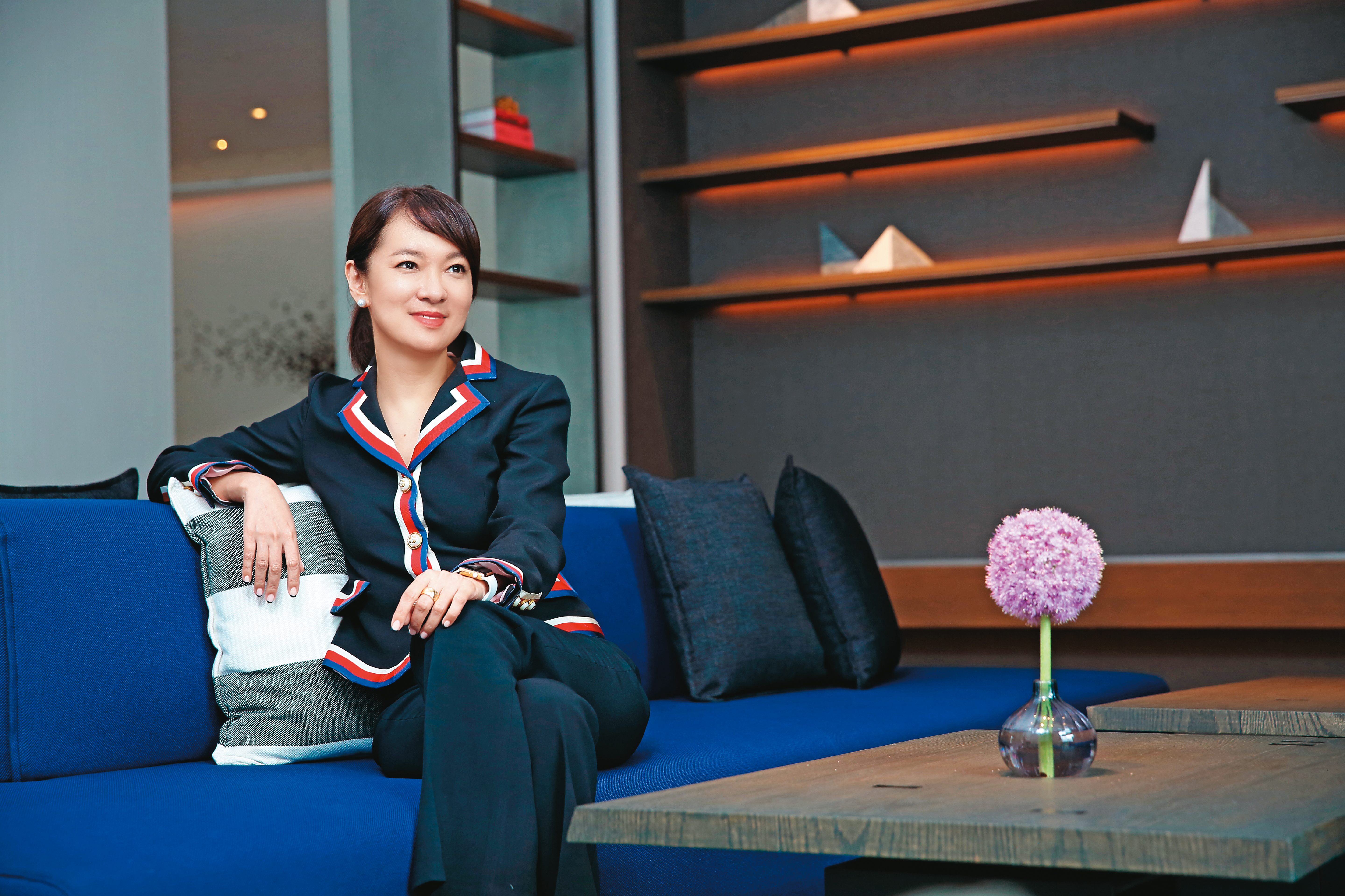 「長笛公主」賴英里（圖）和李世聰同遊日本時，互動親暱，事情曝光後辭去寒舍集團董事長一職。