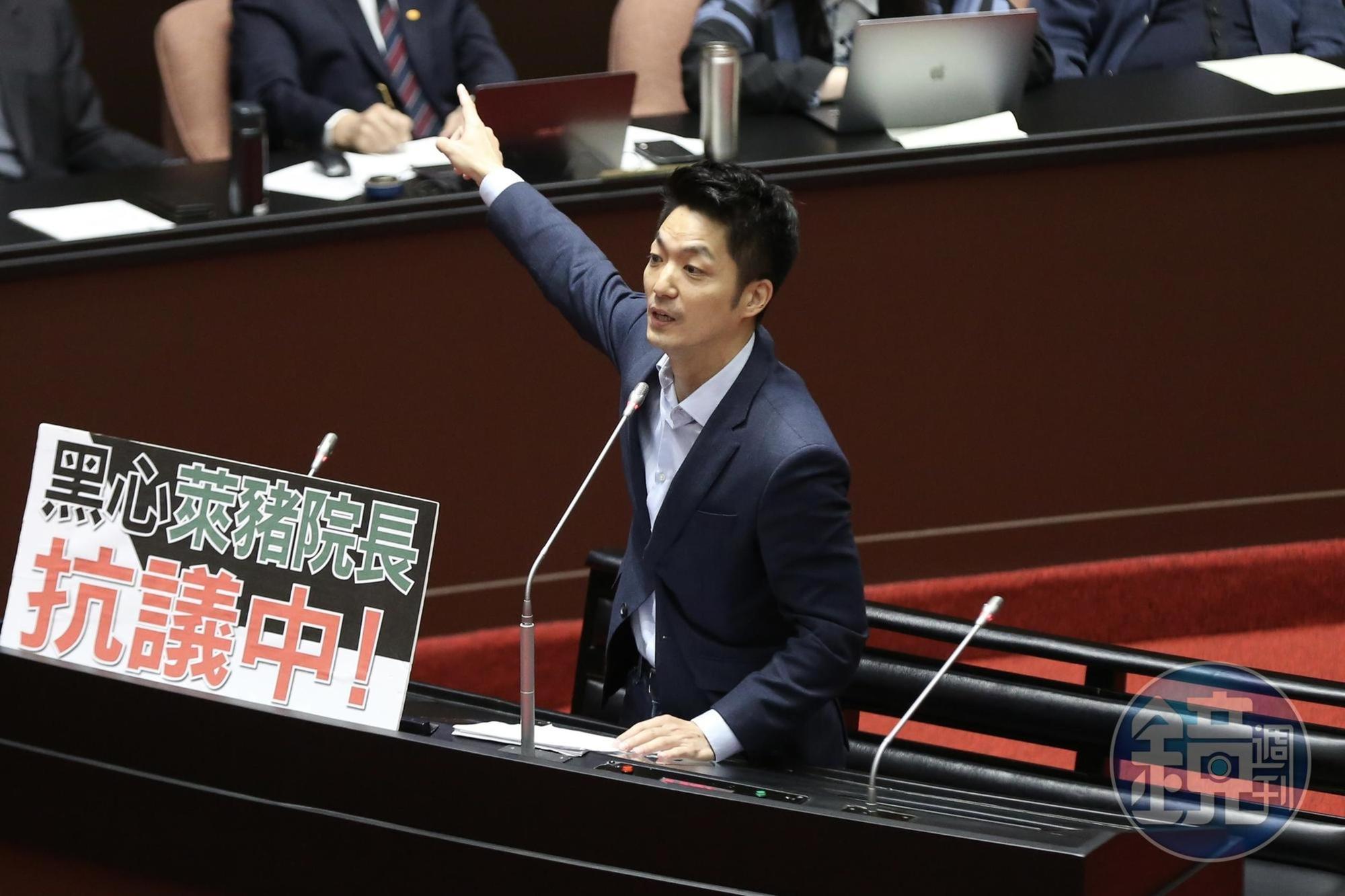 蔣萬安火轟蘇揆是「丁怡銘第二,真的非常非常的可恥」。