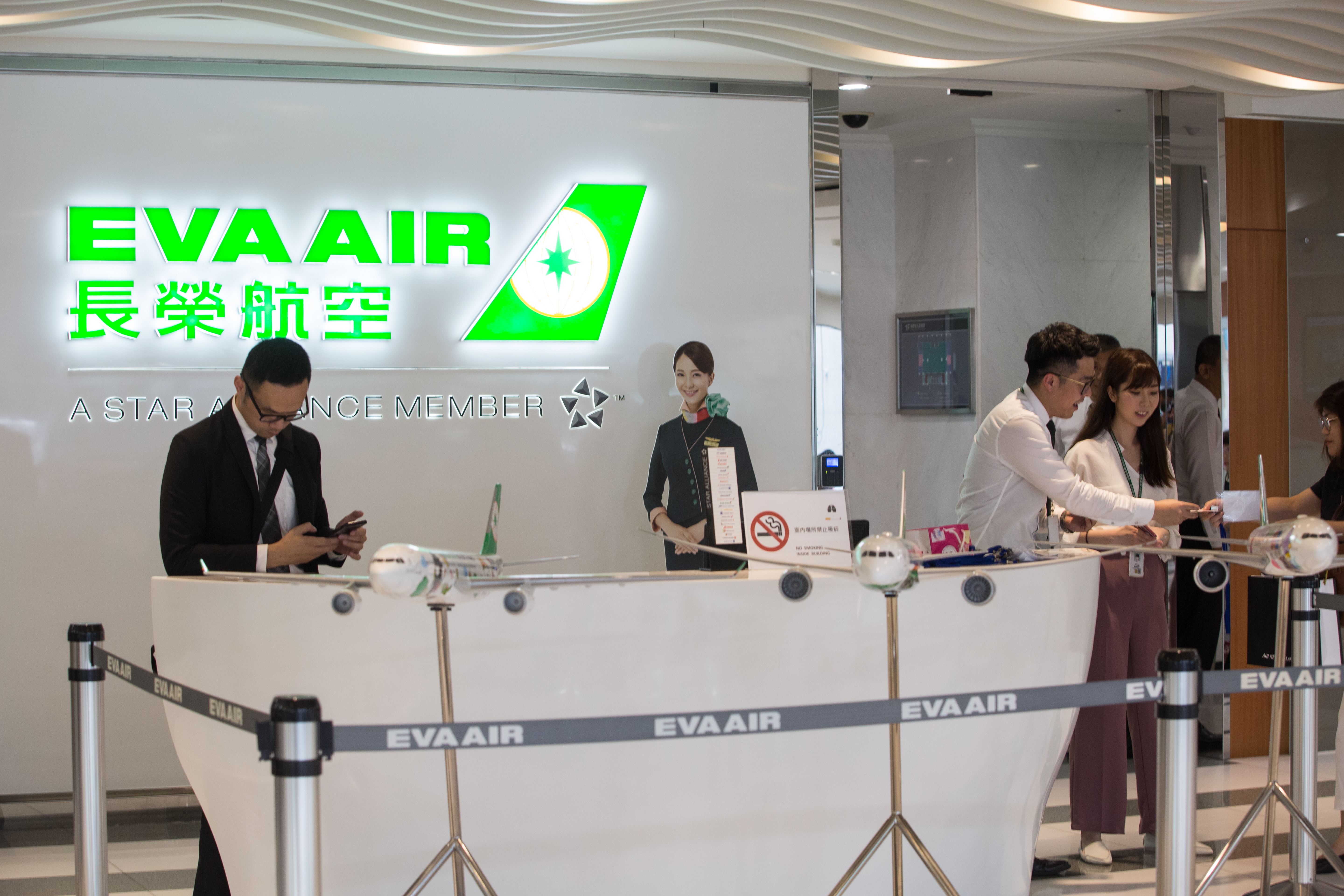 長榮航空因應疫情，推出人臉辨識登機服務。