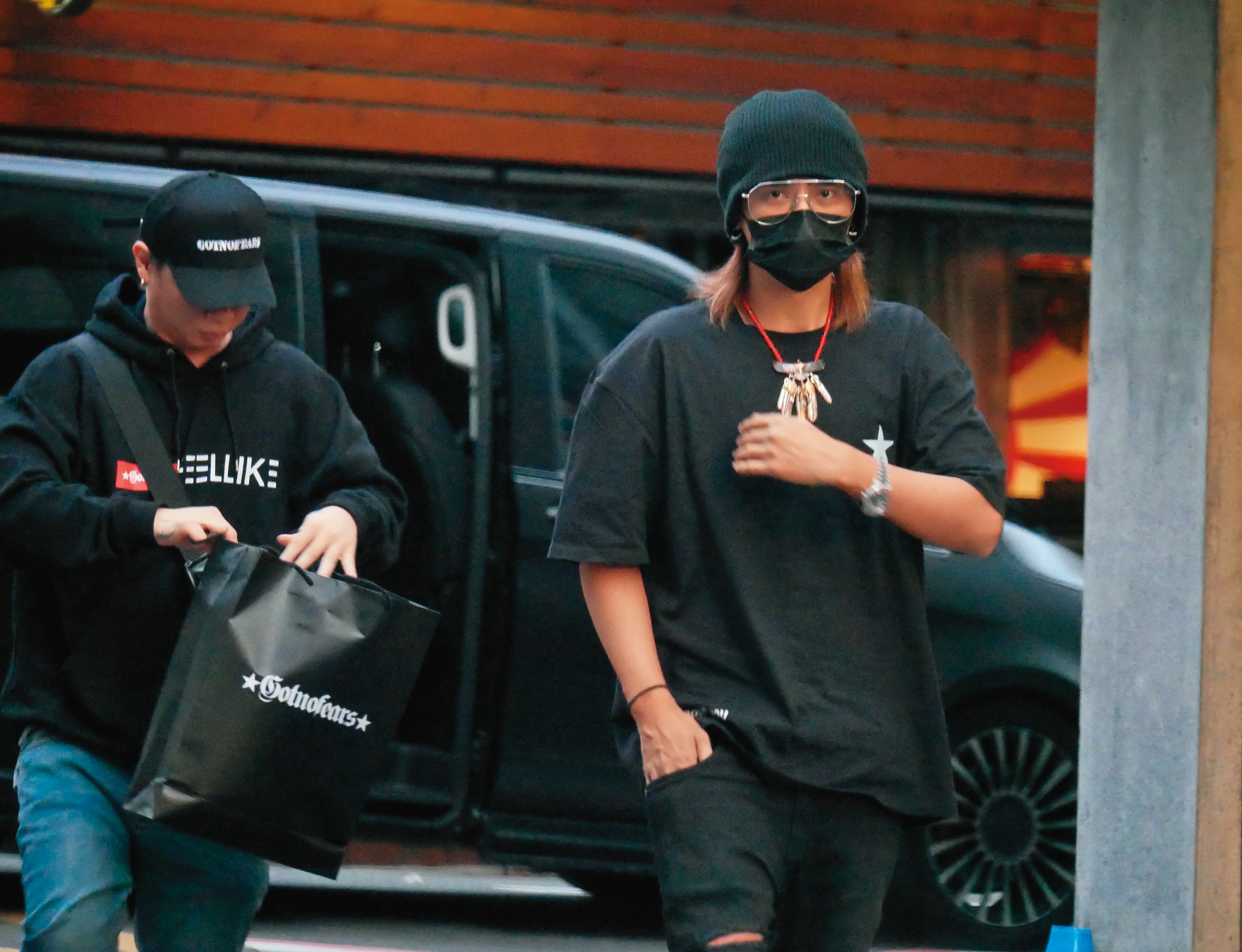 11月11日16：43，停工7個月，小豬預估少賺約新台幣6億元，他的下一步，外界都在看。