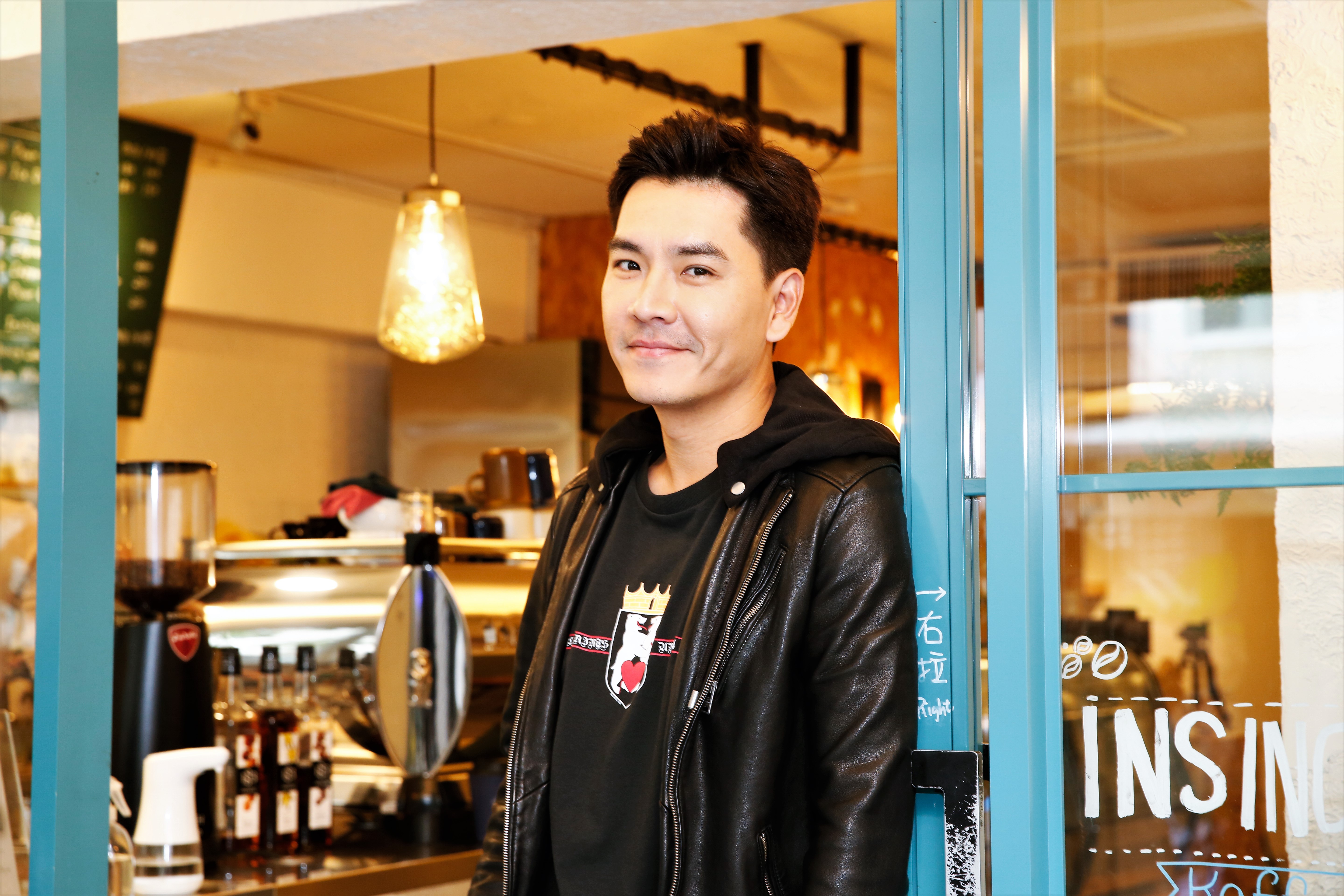 王傳一接棒主持《請問今晚住誰家》，希望透過了解全台各地職人，成為自己未來演戲的養分。