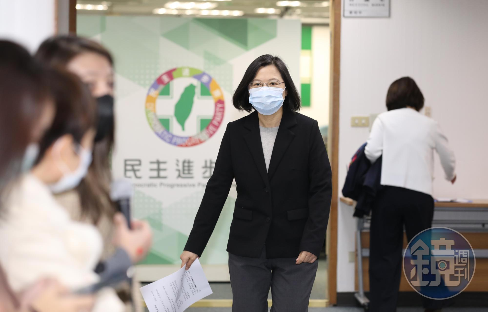 總統蔡英文接受媒體訪問時力挺行政院長蘇貞昌,認為行政團隊真的很辛苦。