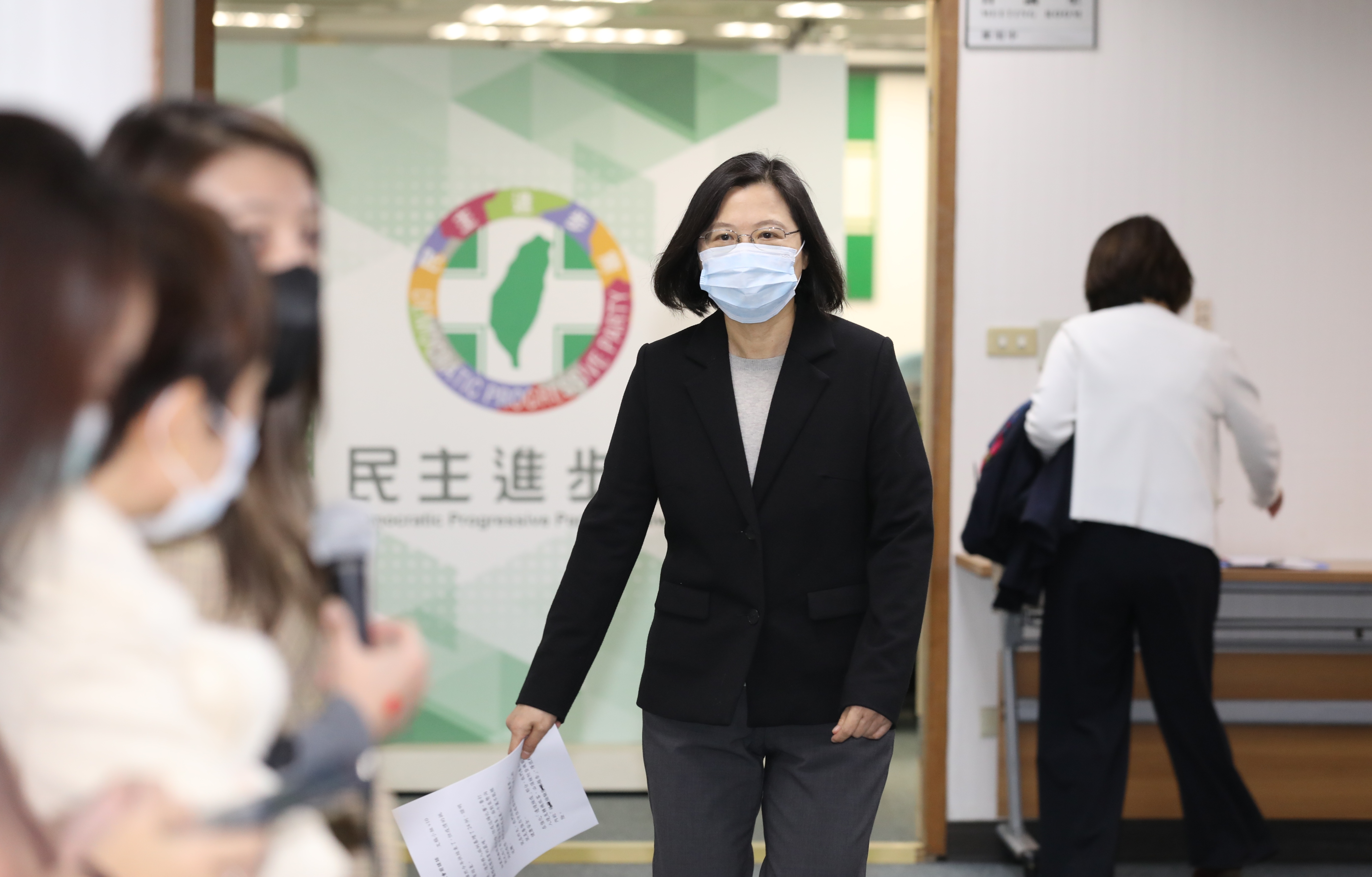 總統蔡英文接受媒體訪問時力挺行政院長蘇貞昌，認為行政團隊真的很辛苦。