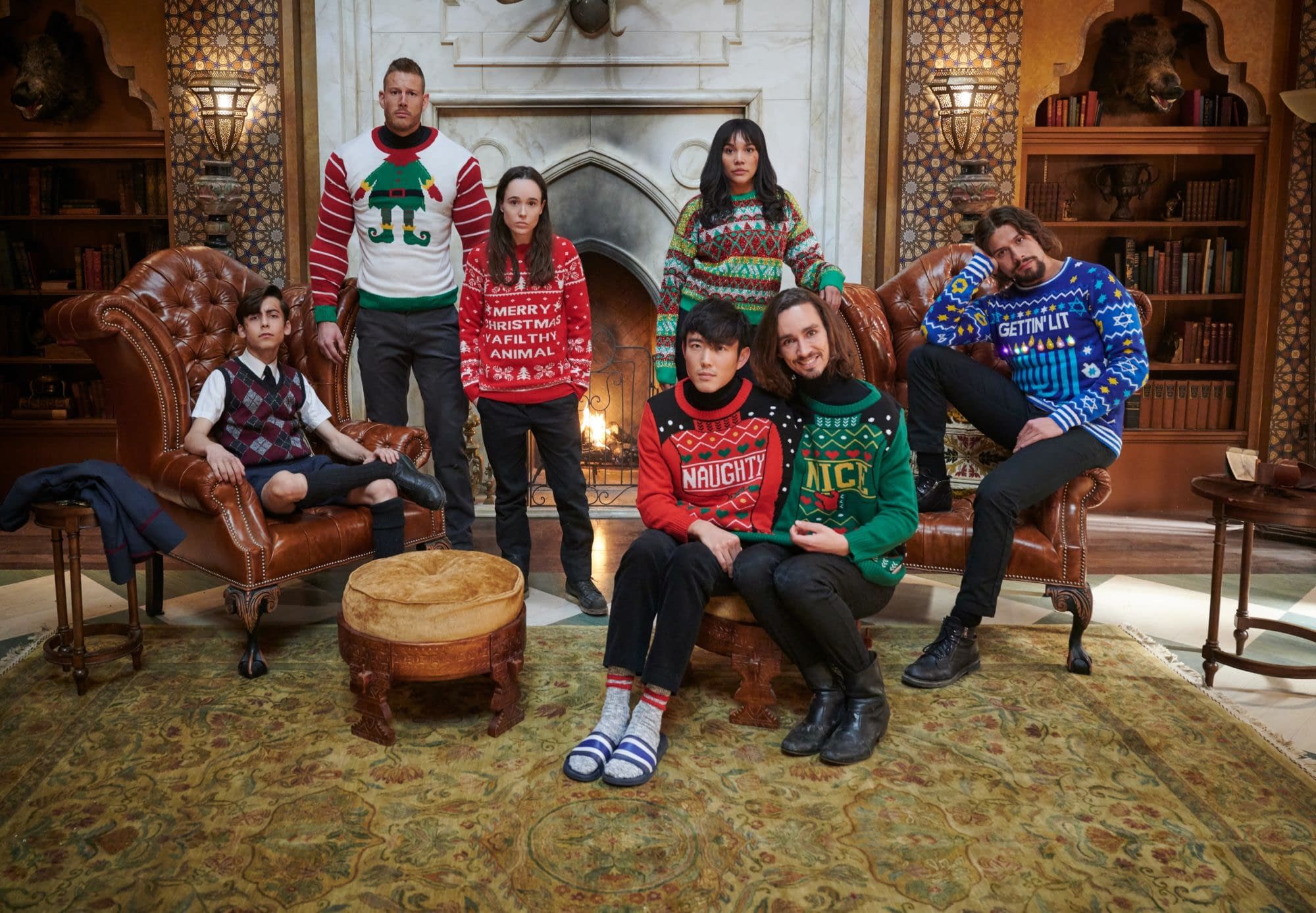 艾略特佩吉（左3）今宣布跨性別，《雨傘學院》演員紛紛獻上祝福。（翻攝The Umbrella Academy IG）