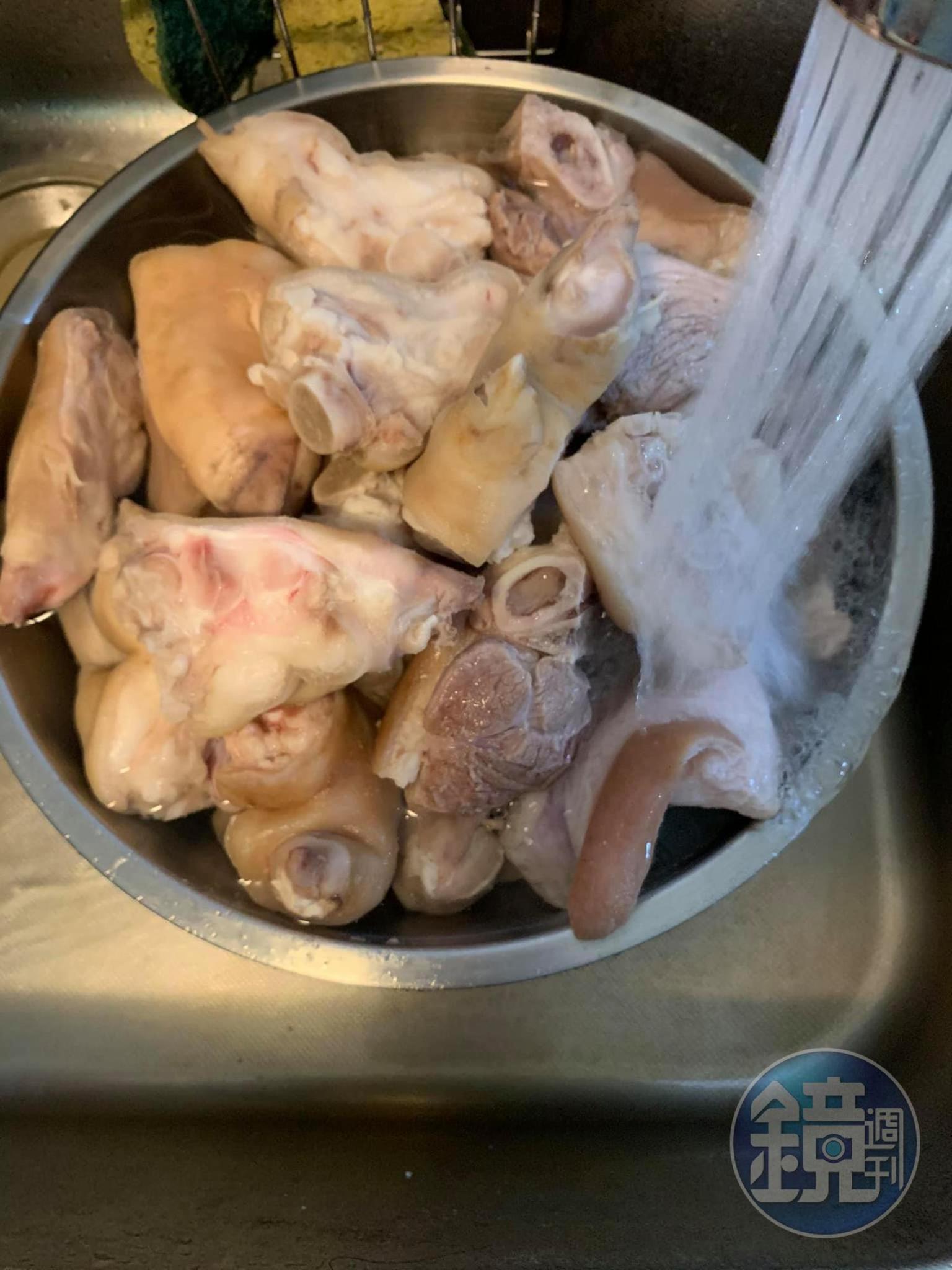 撈起後清洗乾淨。
