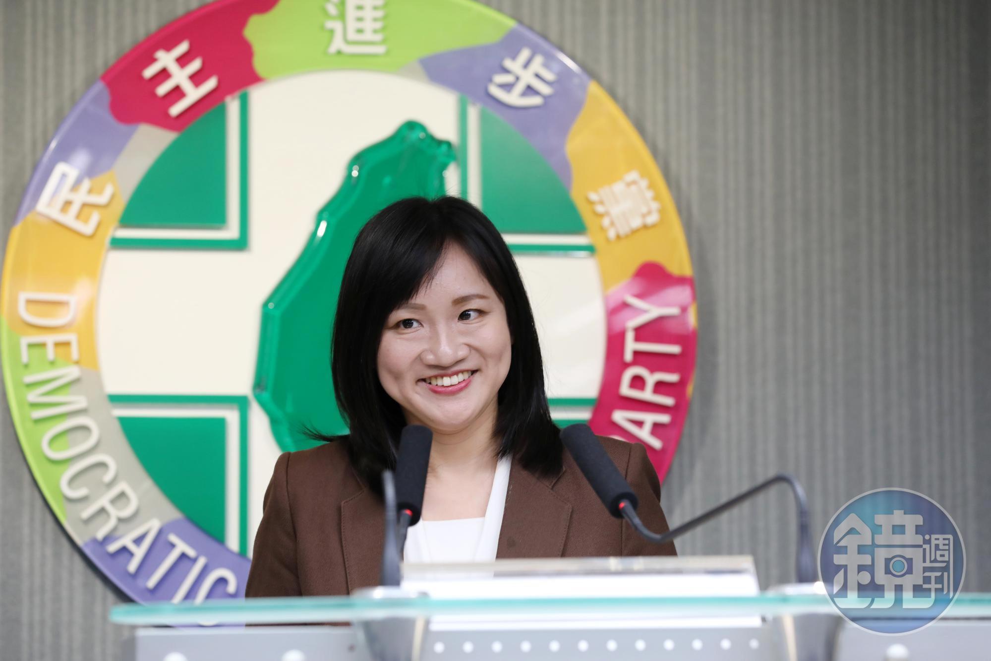 民進黨今舉行中執會,發言人謝佩芬(圖)公布一項最新的黨內民調。