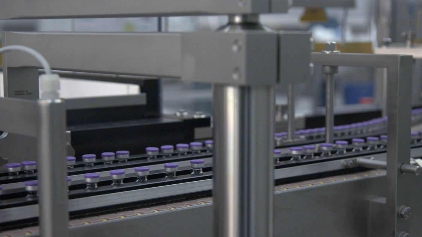 英國政府批准輝瑞武肺疫苗的授權申請,下週將於全英境內販售。(翻攝自Pfizer粉絲專頁)