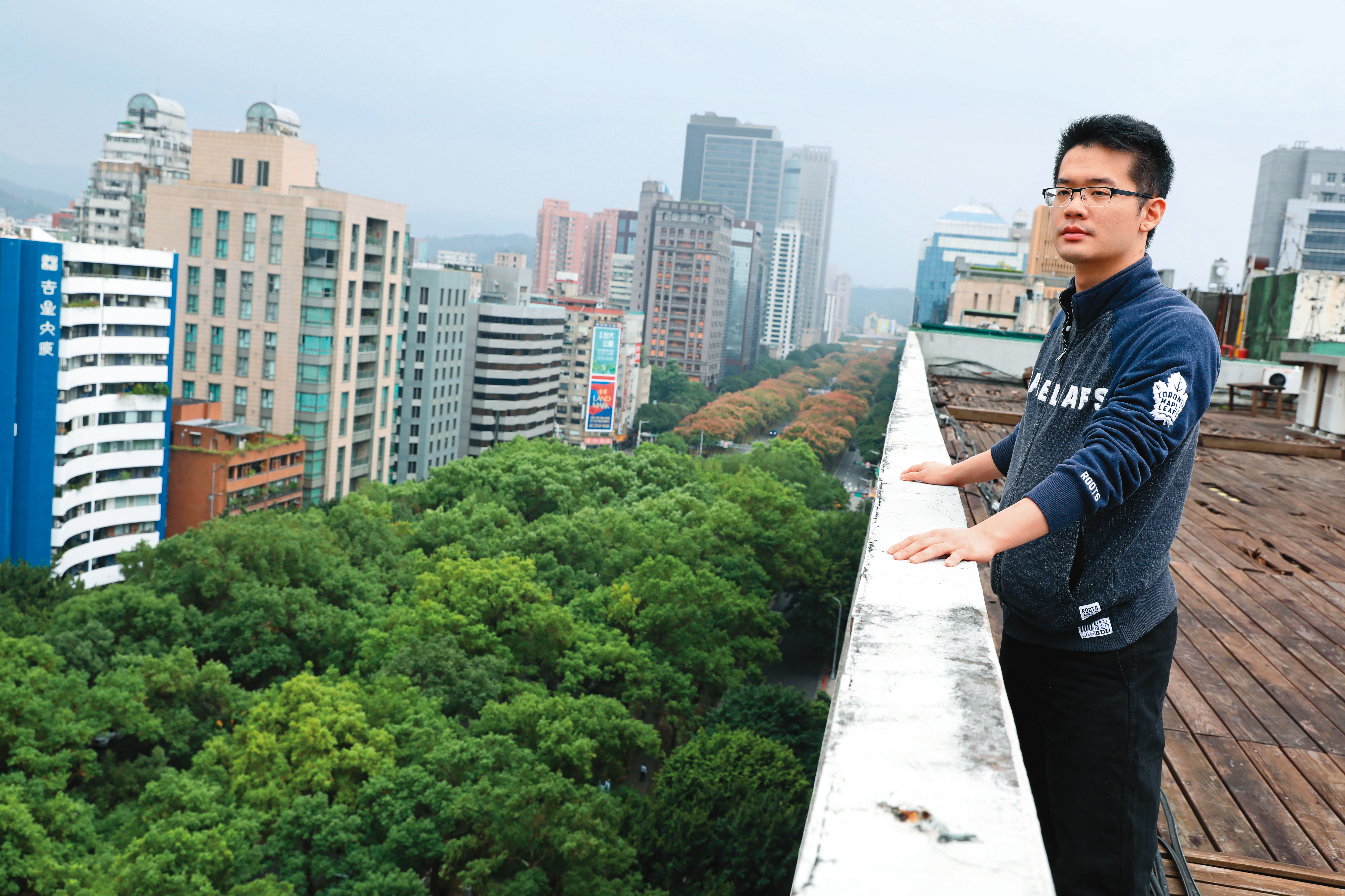 李戡說，因為李敖當選立委，讓他看到政治現實與人際關係的複雜，他說若父親沒參政，或許他不會研究政治，而是去當生物學家。