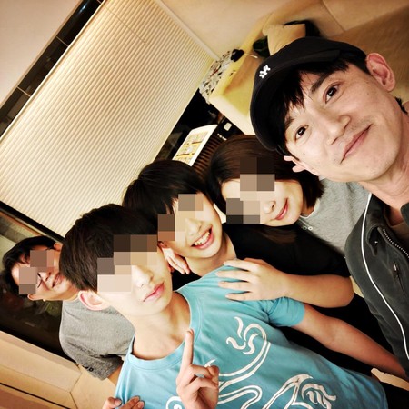 吳慷仁對租他房子的房東一家人,感恩滿滿。(翻攝自吳慷仁臉書)