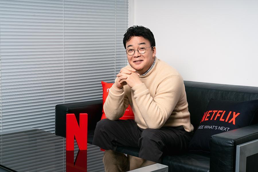 韓國知名料理人白種元將推出Netflix原創《Paik's Spirit》，介紹韓國燒酒文化。（Netflix提供）