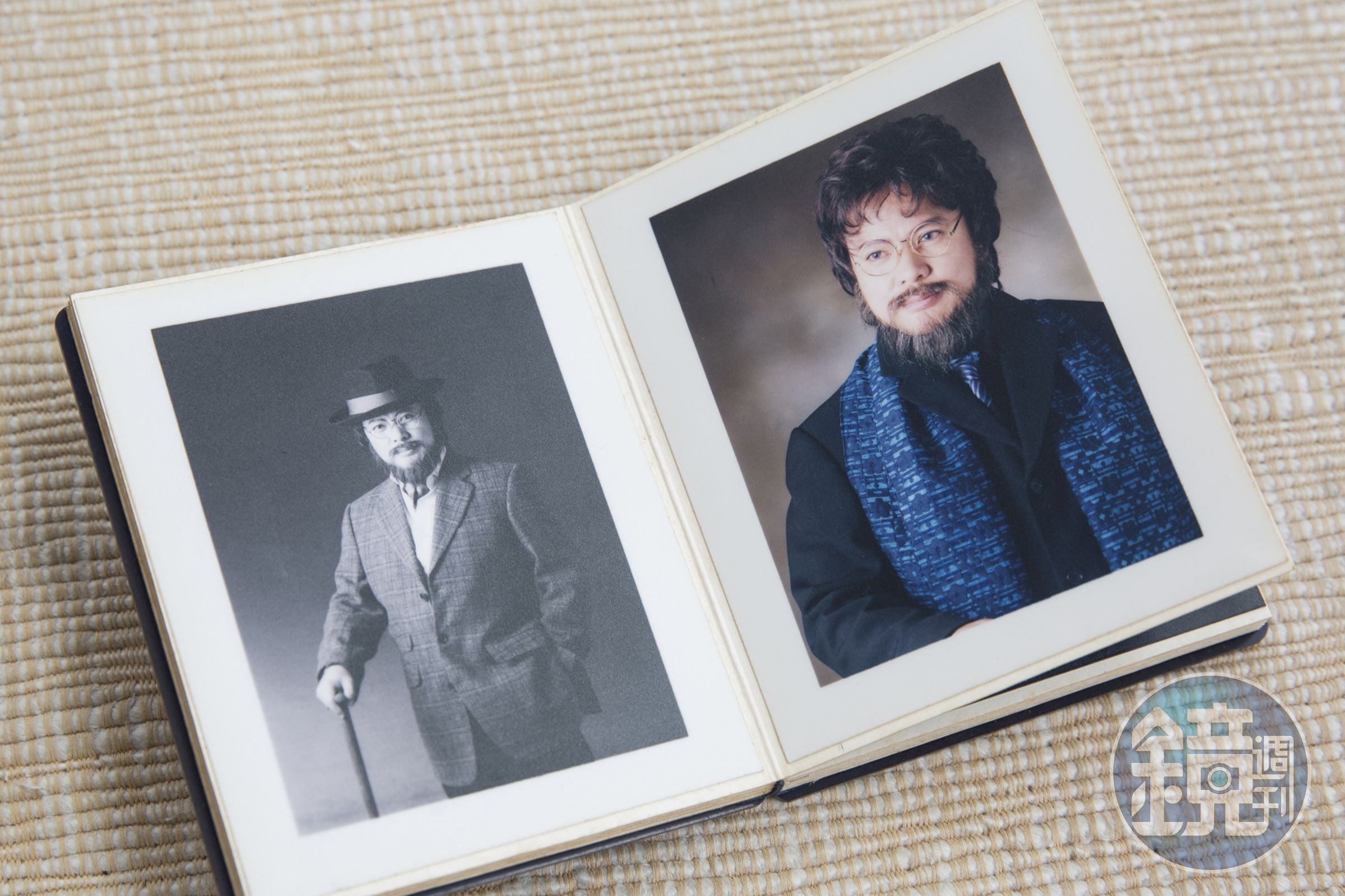 鄭越才出書還特別變裝成為西洋臉孔的大鬍子男。