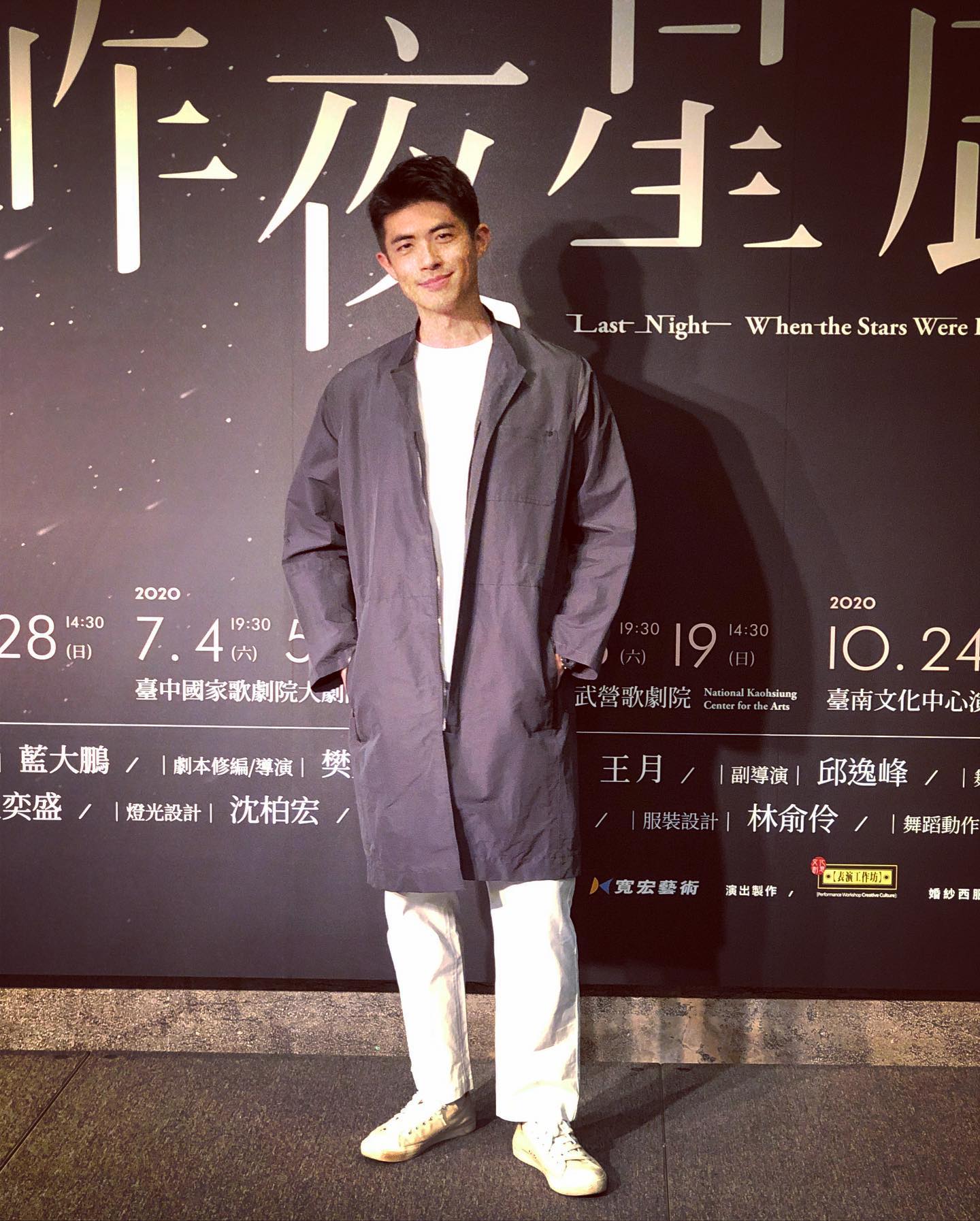 梁正群因為當了20年的小牛球迷,拍片寫稿成為運動專欄作家。(翻攝自梁正群臉書)