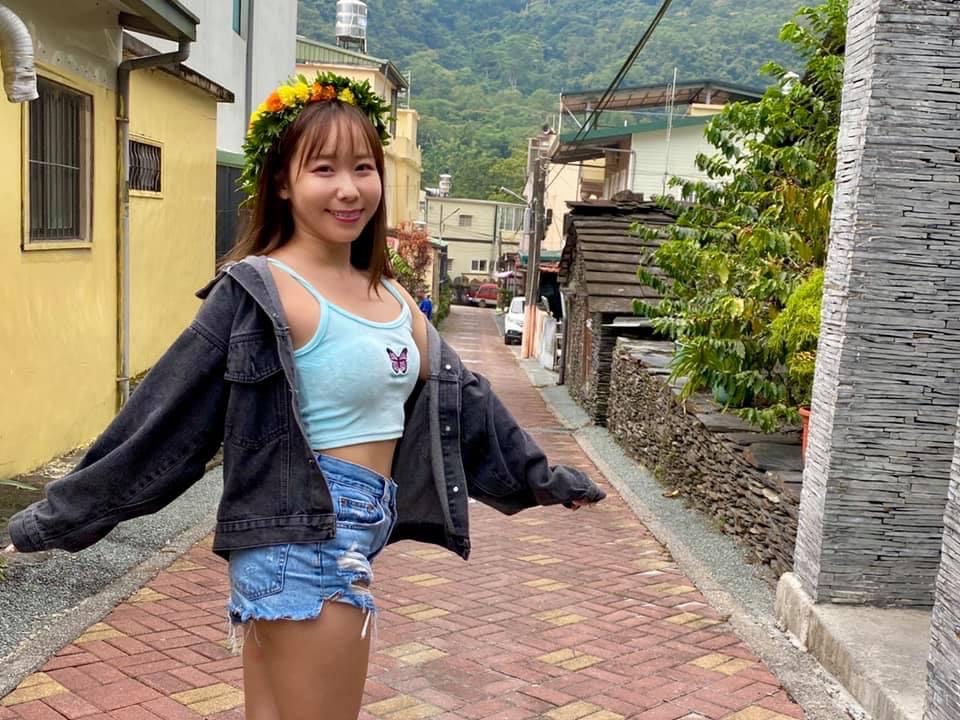 早川小百合自曝來台發展初期，生活困頓差點賣卵子求生存。（翻攝自早川小百合臉書）