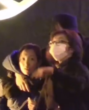 雷佳音工作室表示,被拍到的女子只是雷佳音的助理兼友人。(翻攝自微博)