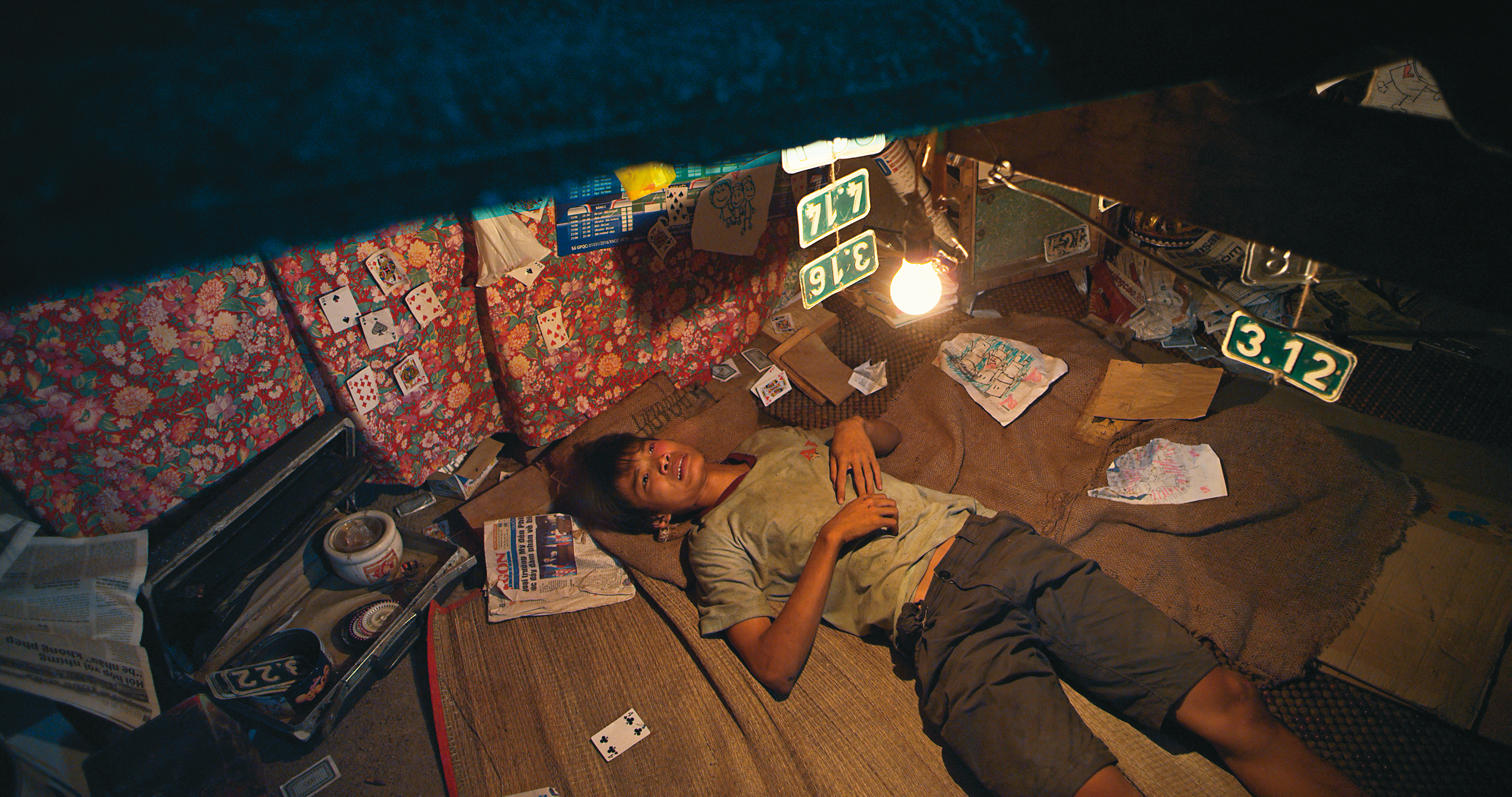 《人性爆走課》控訴人性在體制泥沼裡被踐踏玷汙,底層人物的悲涼令人同情。(光年映畫提供)