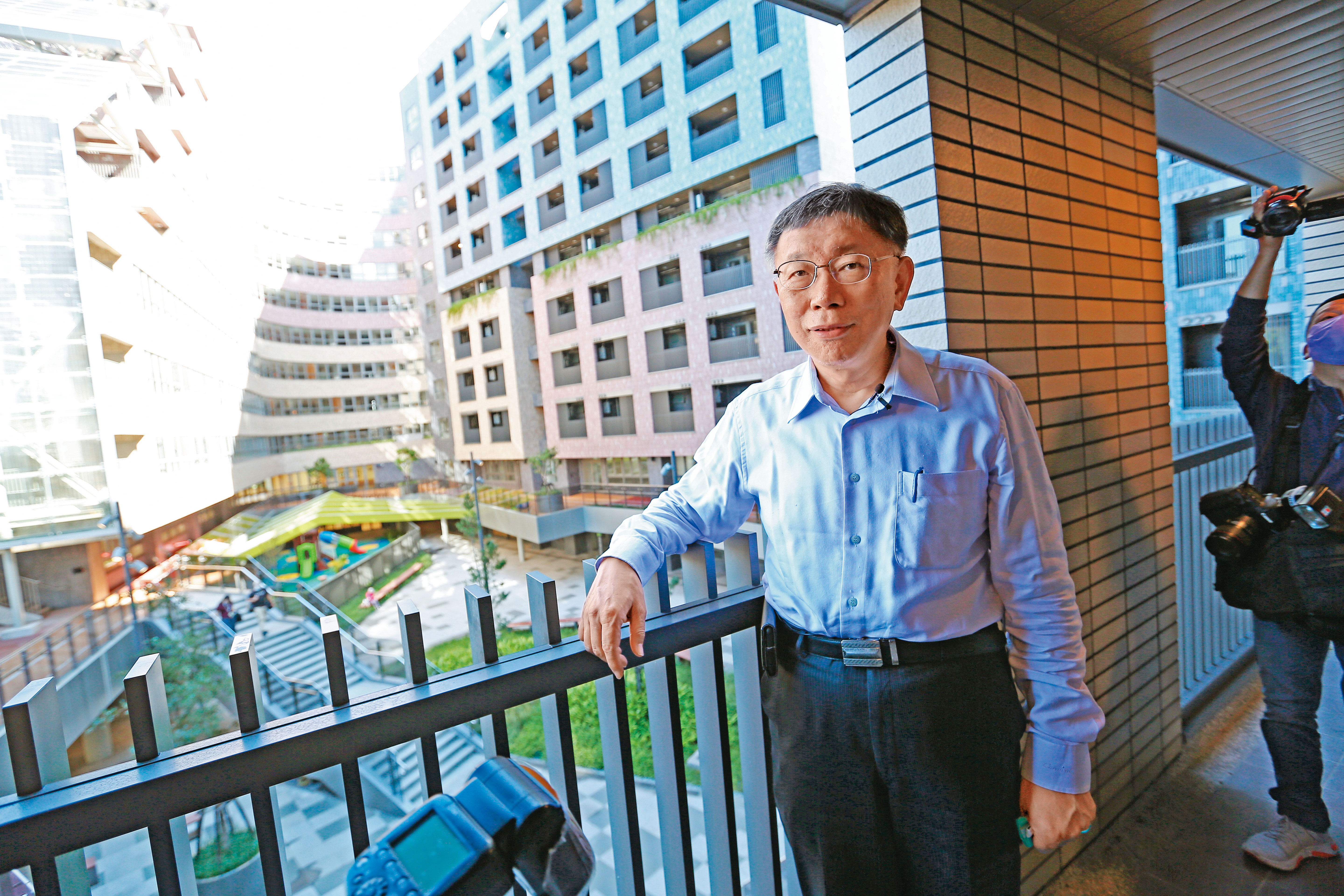 台北市長柯文哲表示，月租4萬元是不希望社會住宅裡住的都是窮人，引發輿論譁然。