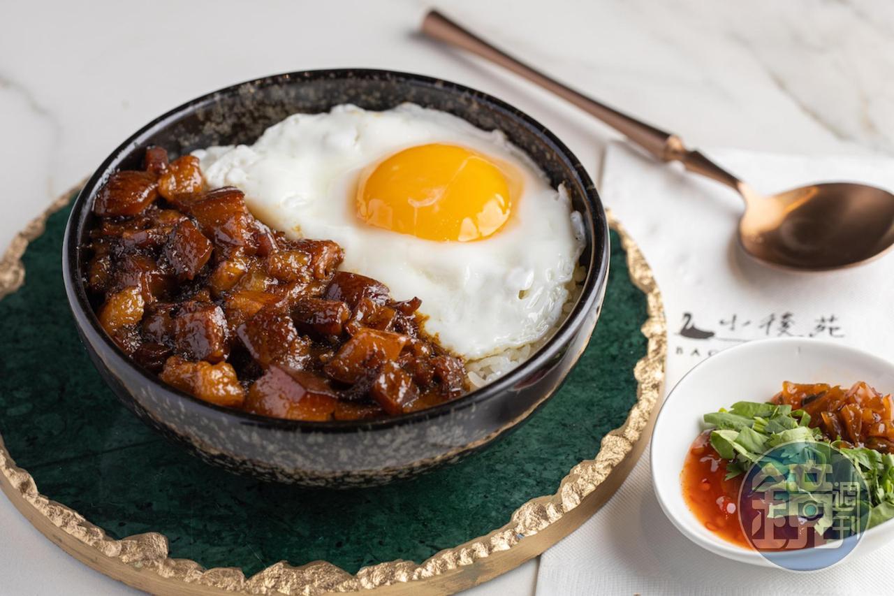手切肥肉的「魯肉飯」是南台灣的肥潤帶甜風味。(250元/份)